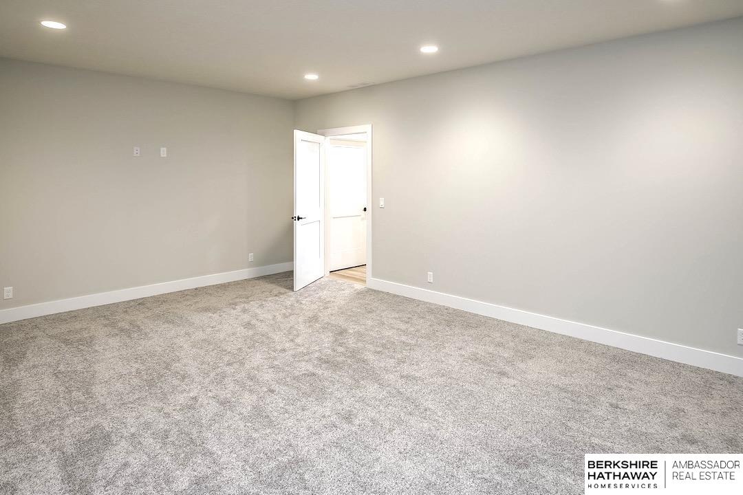 5427 Kestrel Parkway