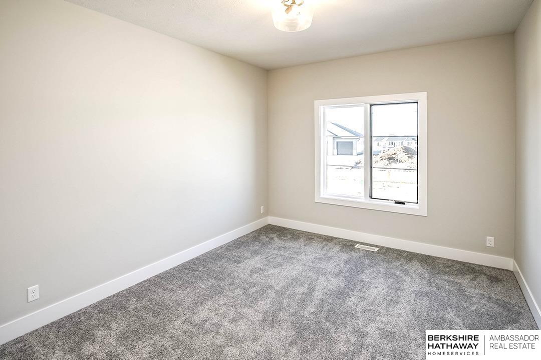 5427 Kestrel Parkway