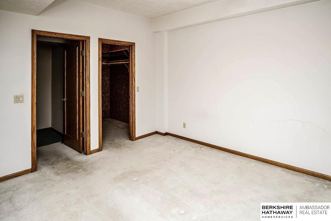 954 S 117th Court