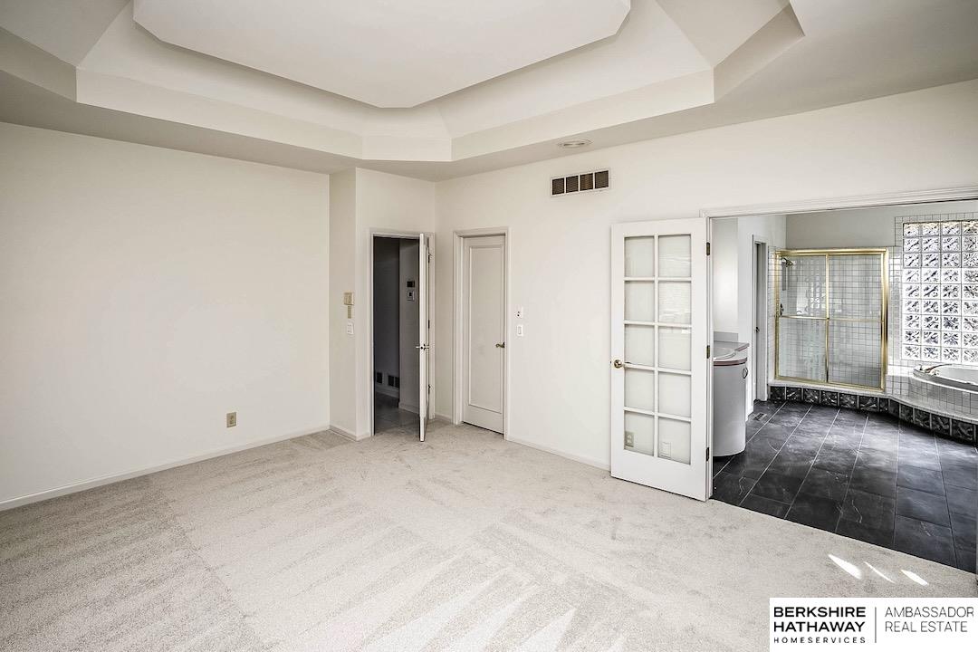 954 S 117th Court