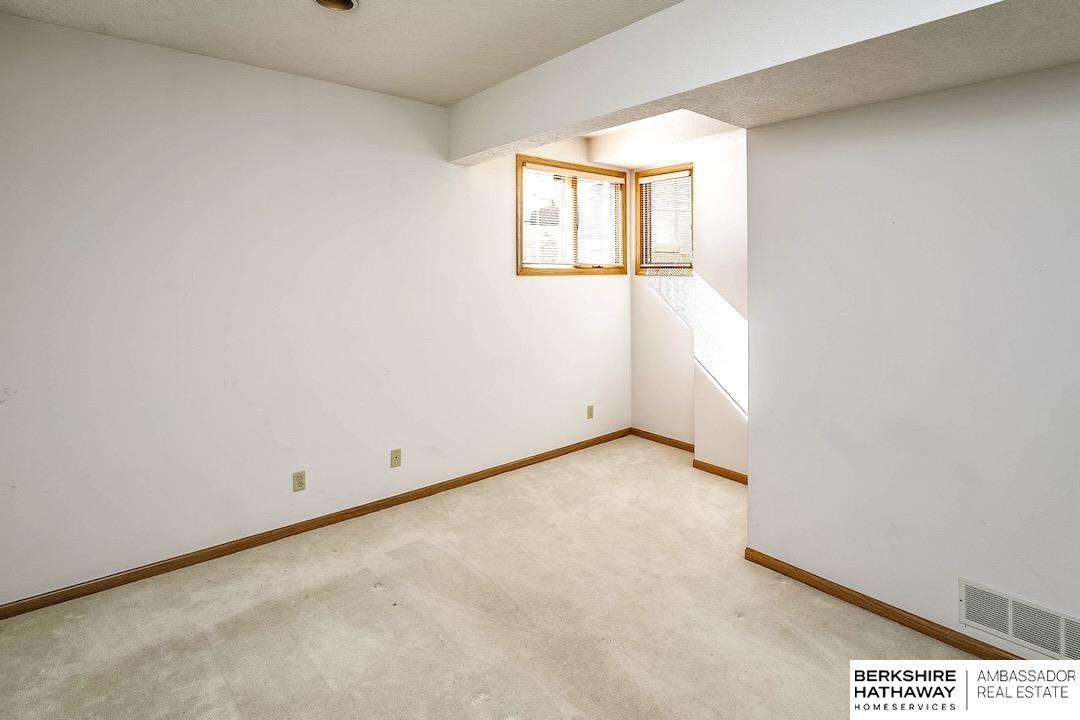 954 S 117th Court