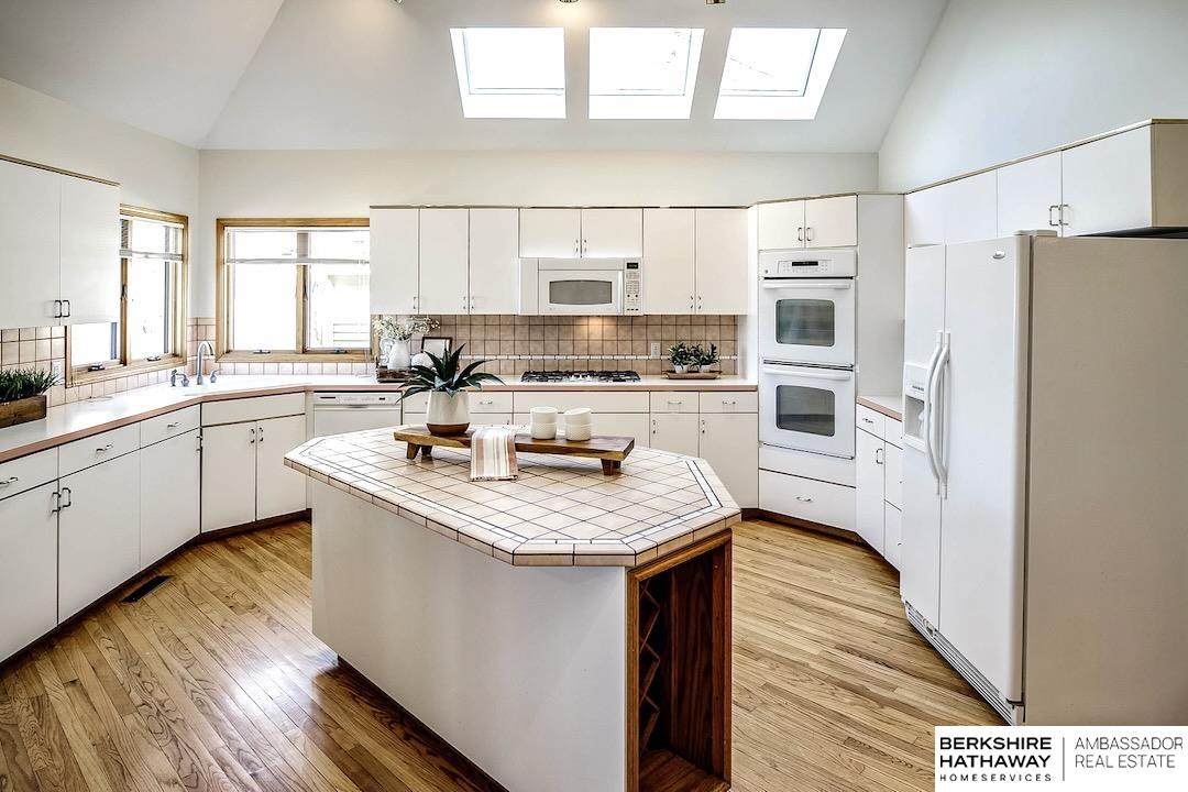 954 S 117th Court