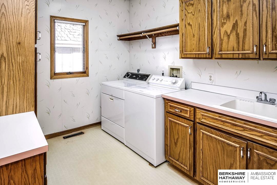 954 S 117th Court