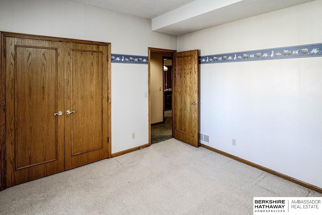954 S 117th Court