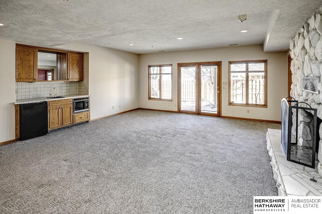 954 S 117th Court