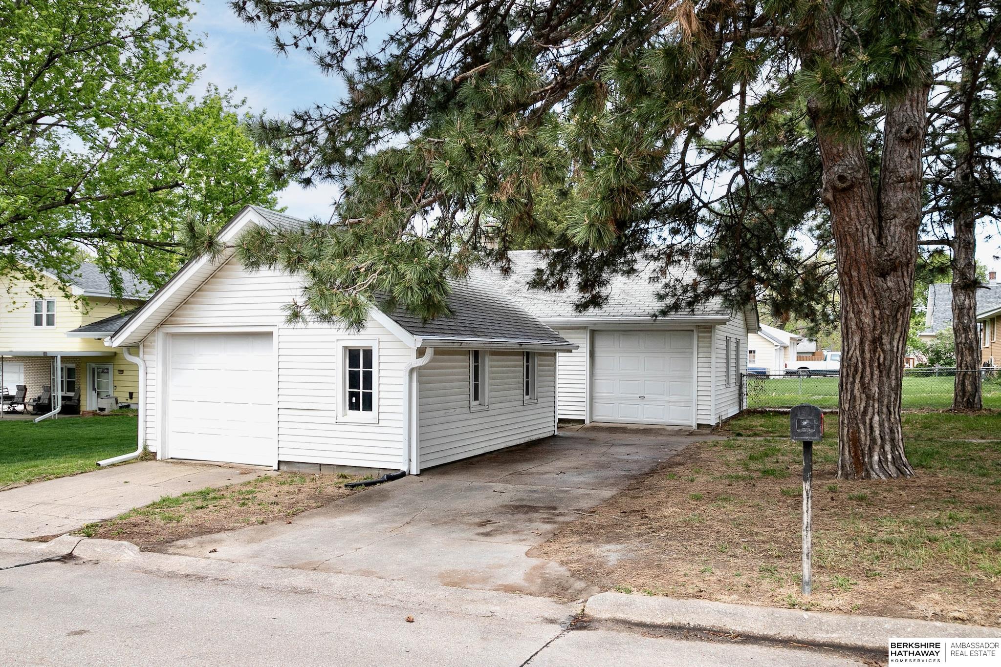 7022 S 38th Street