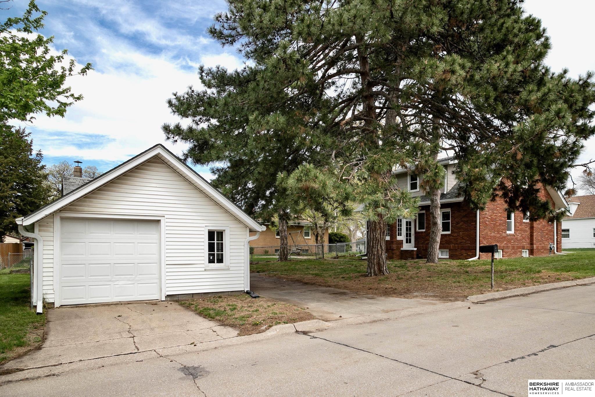 7022 S 38th Street