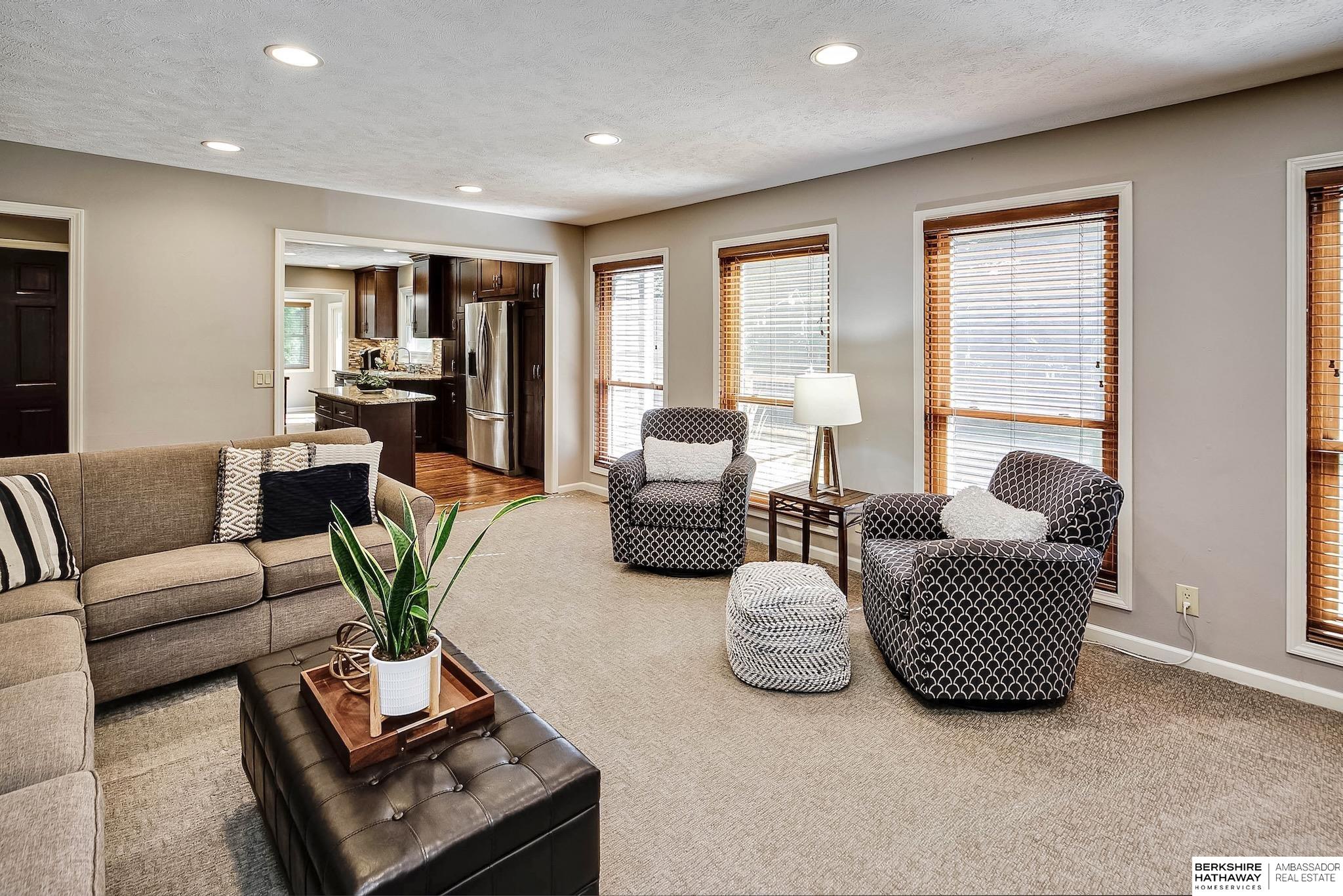 1643 S 154th Street