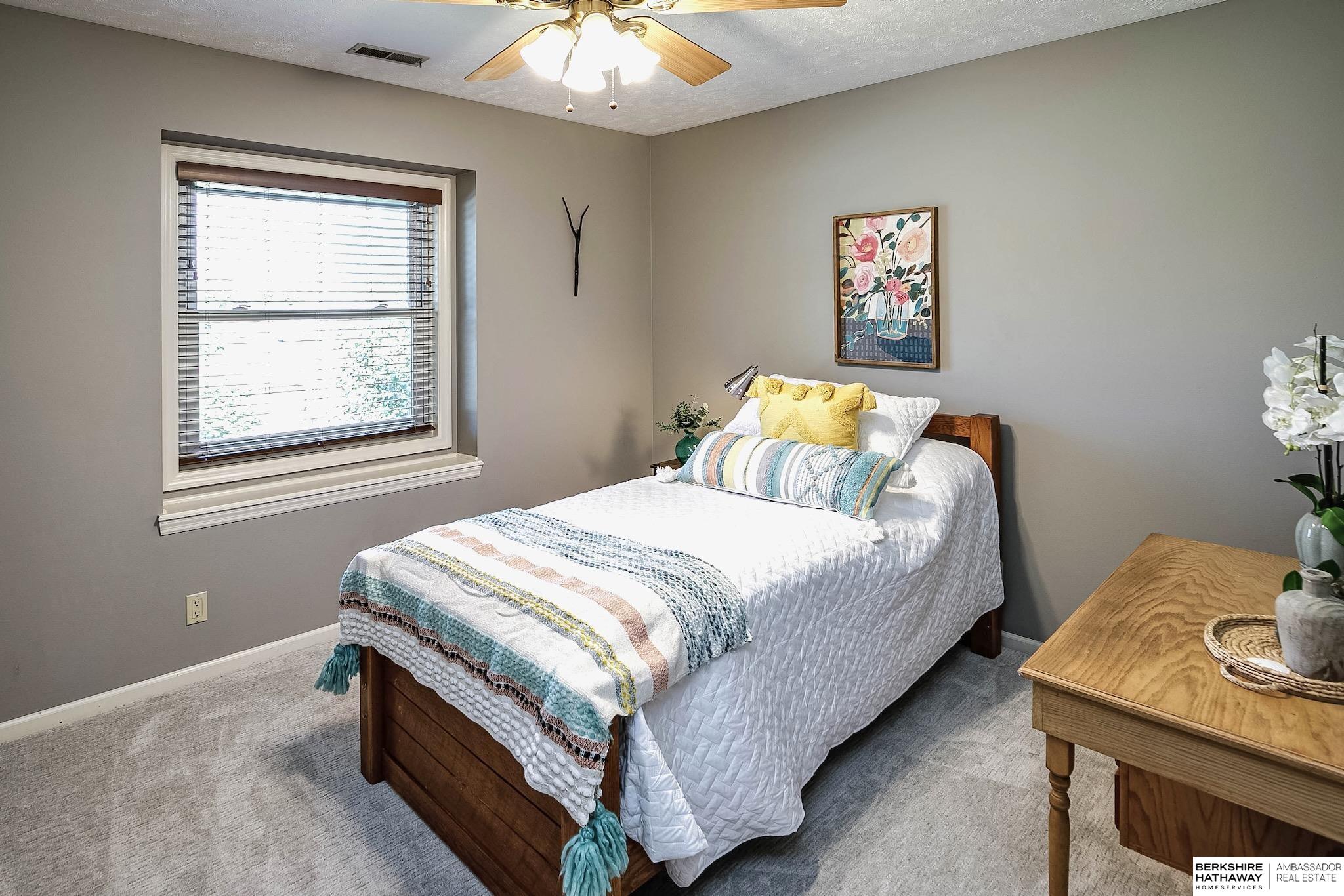 1643 S 154th Street