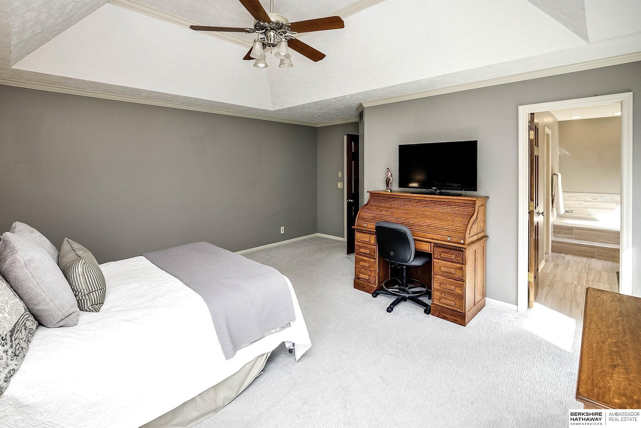1643 S 154th Street