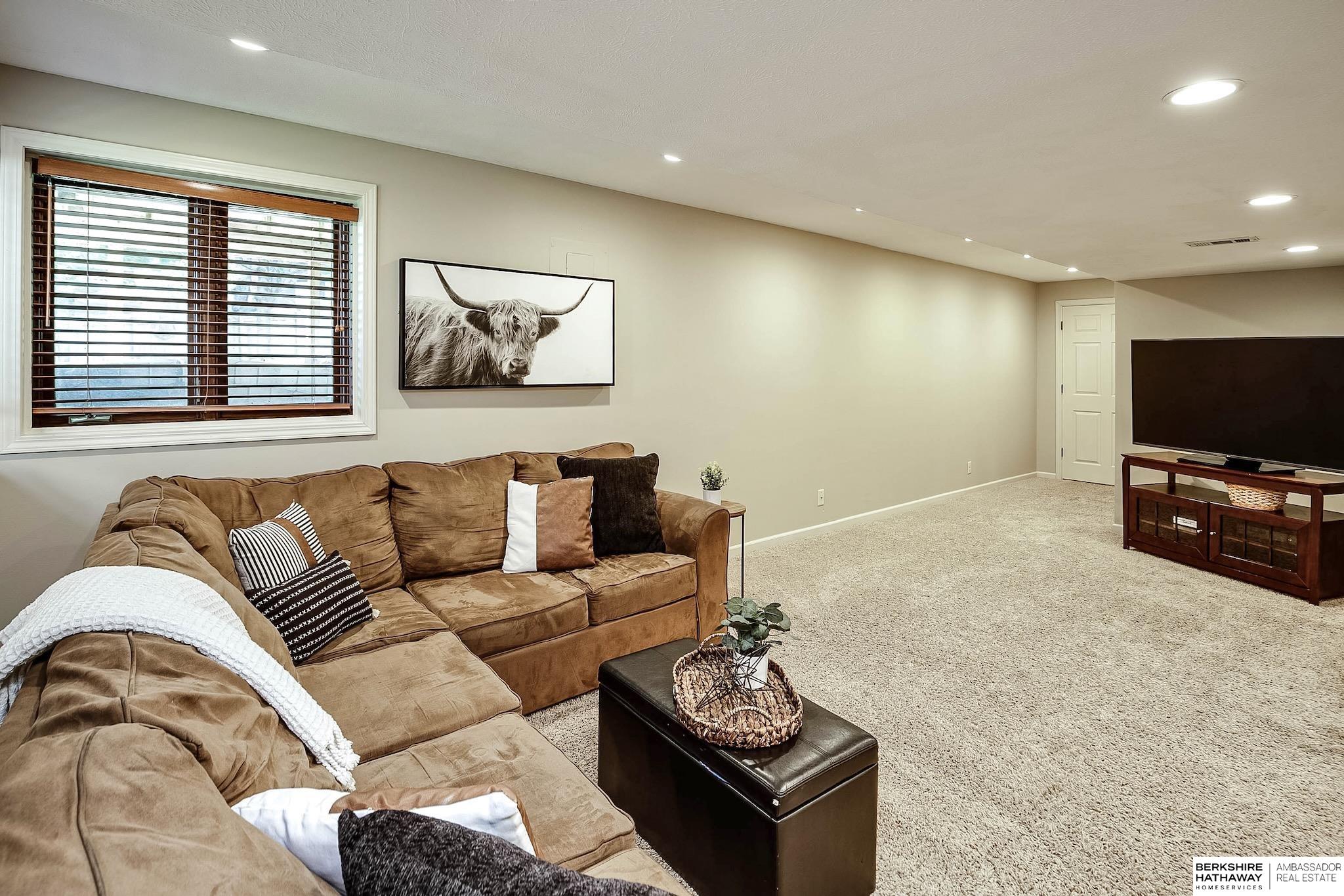 1643 S 154th Street