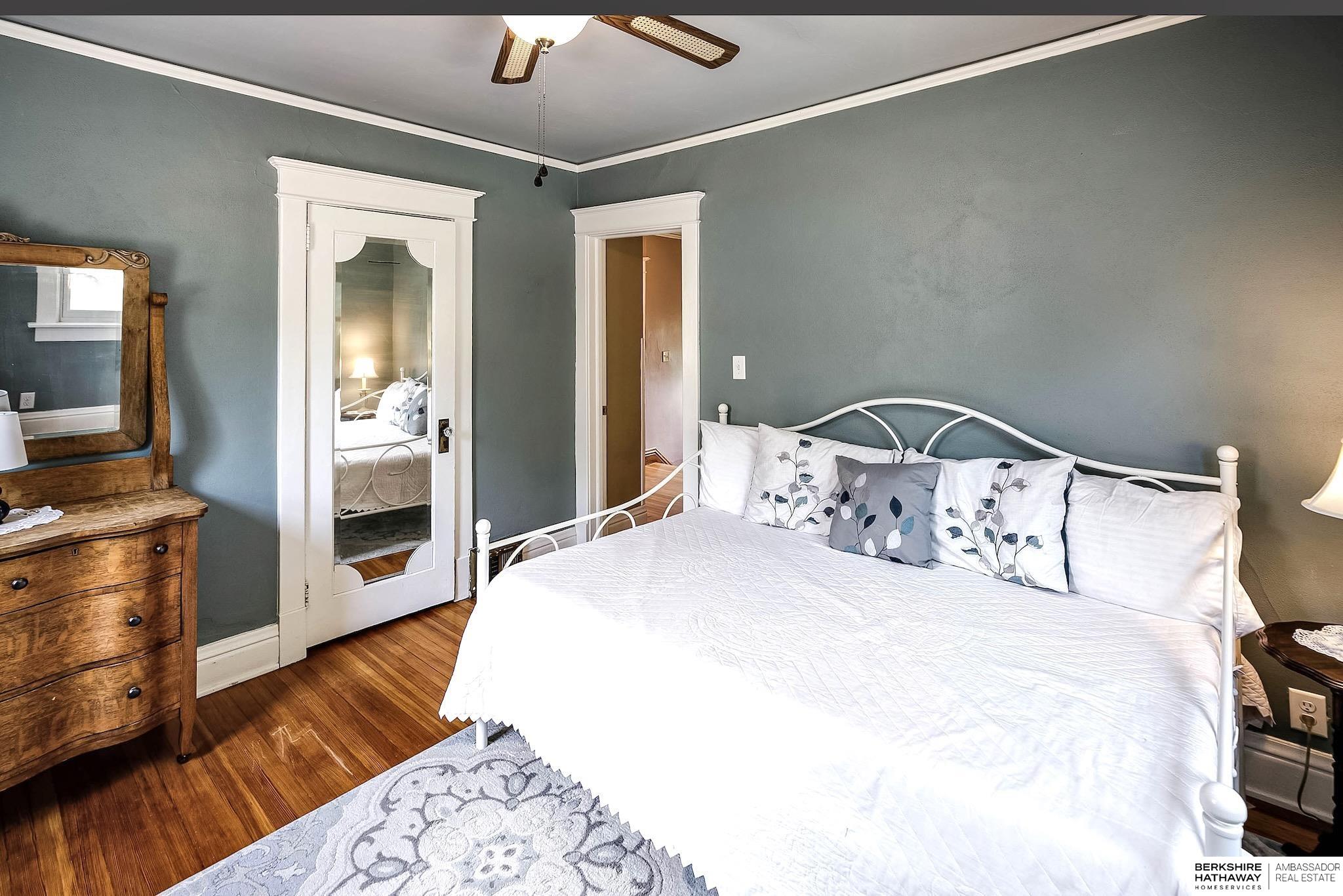 1106 S 33rd Street