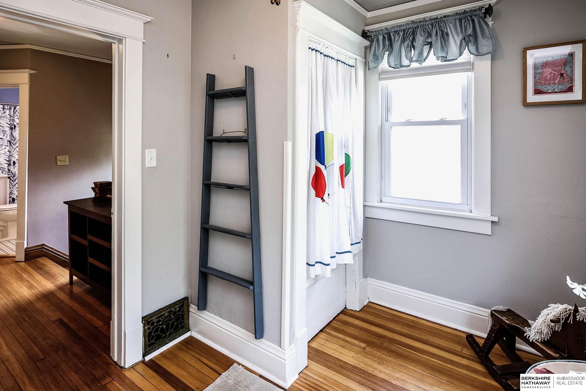 1106 S 33rd Street