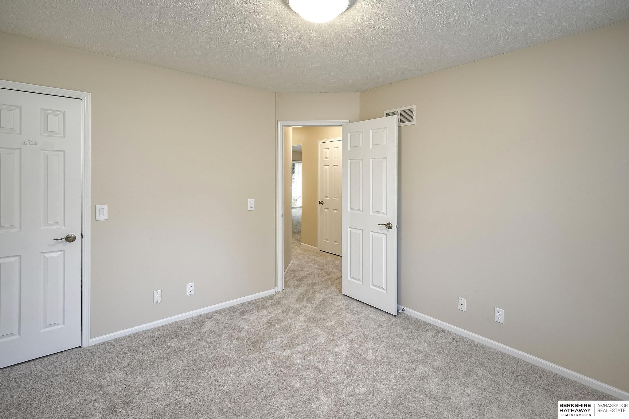 3323 N 122nd Circle