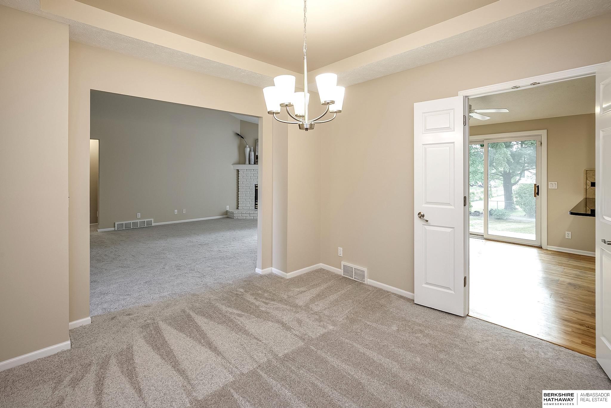 3323 N 122nd Circle