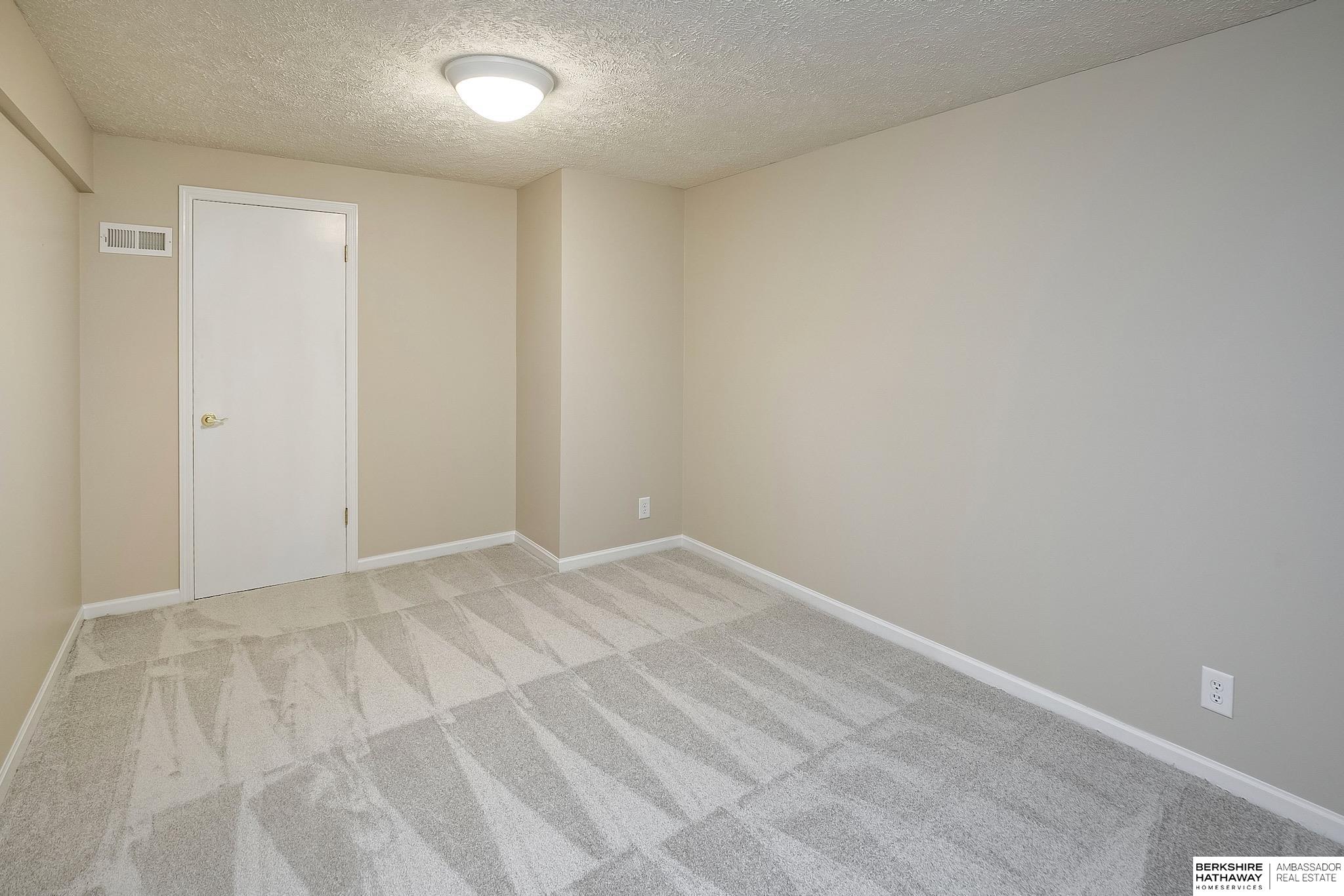 3323 N 122nd Circle
