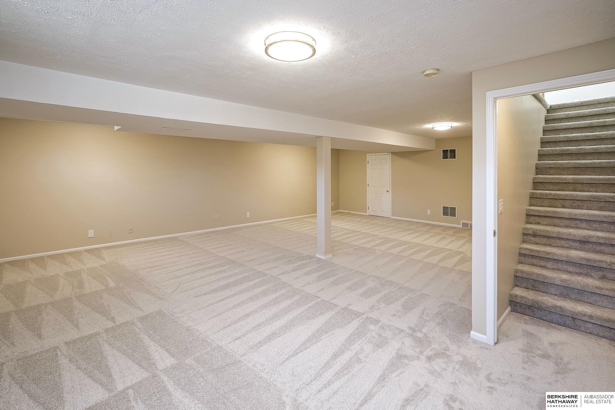 3323 N 122nd Circle