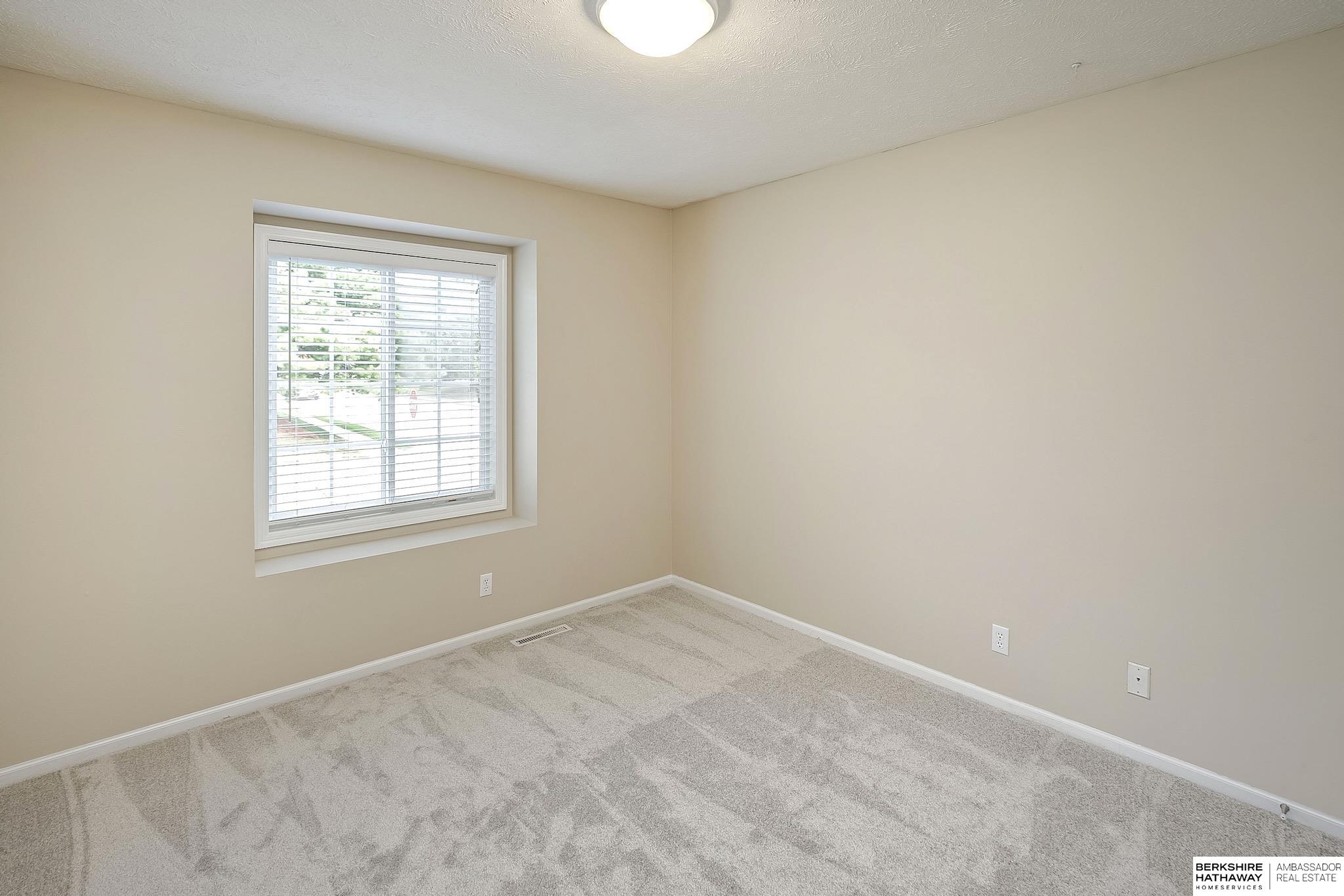 3323 N 122nd Circle