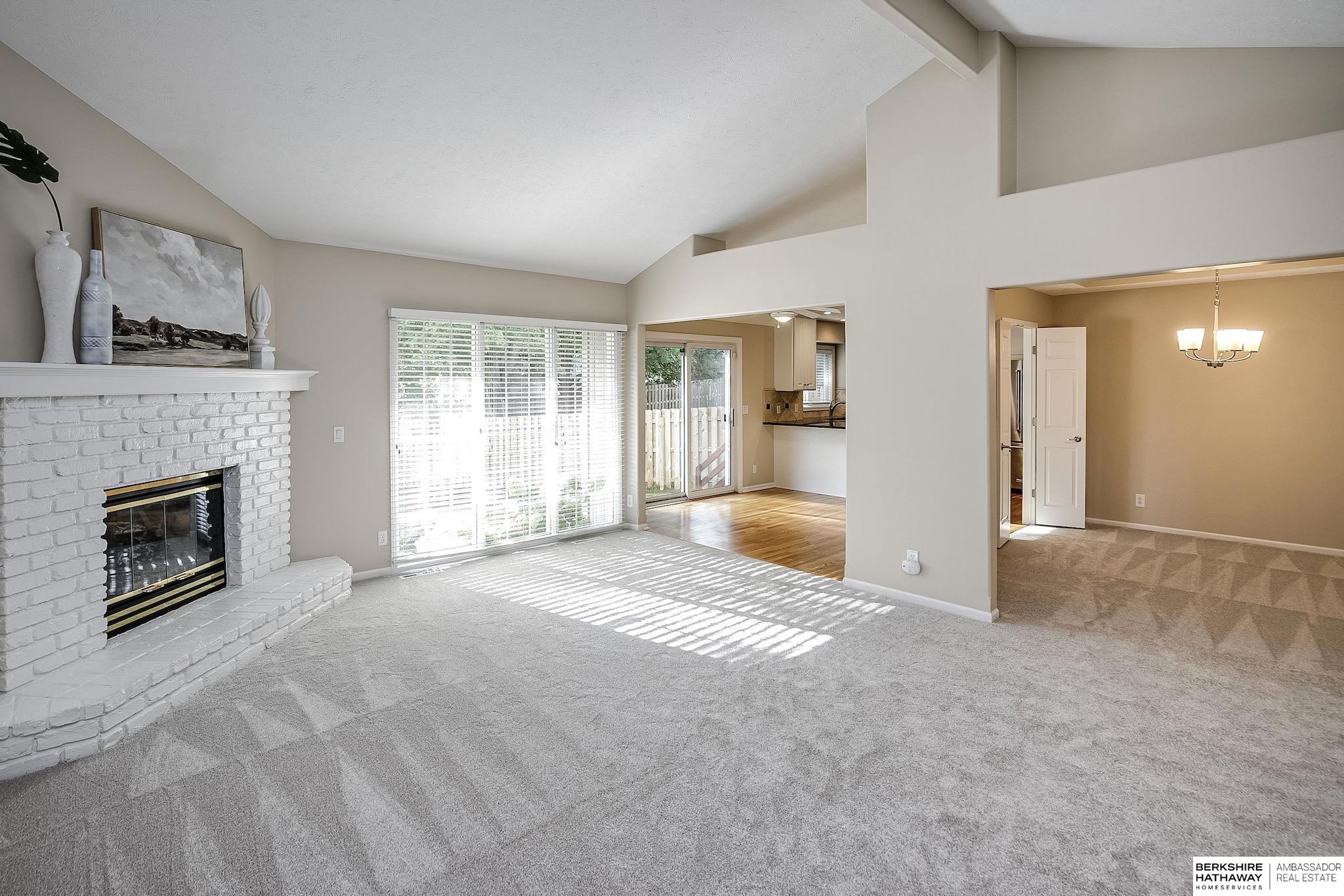 3323 N 122nd Circle