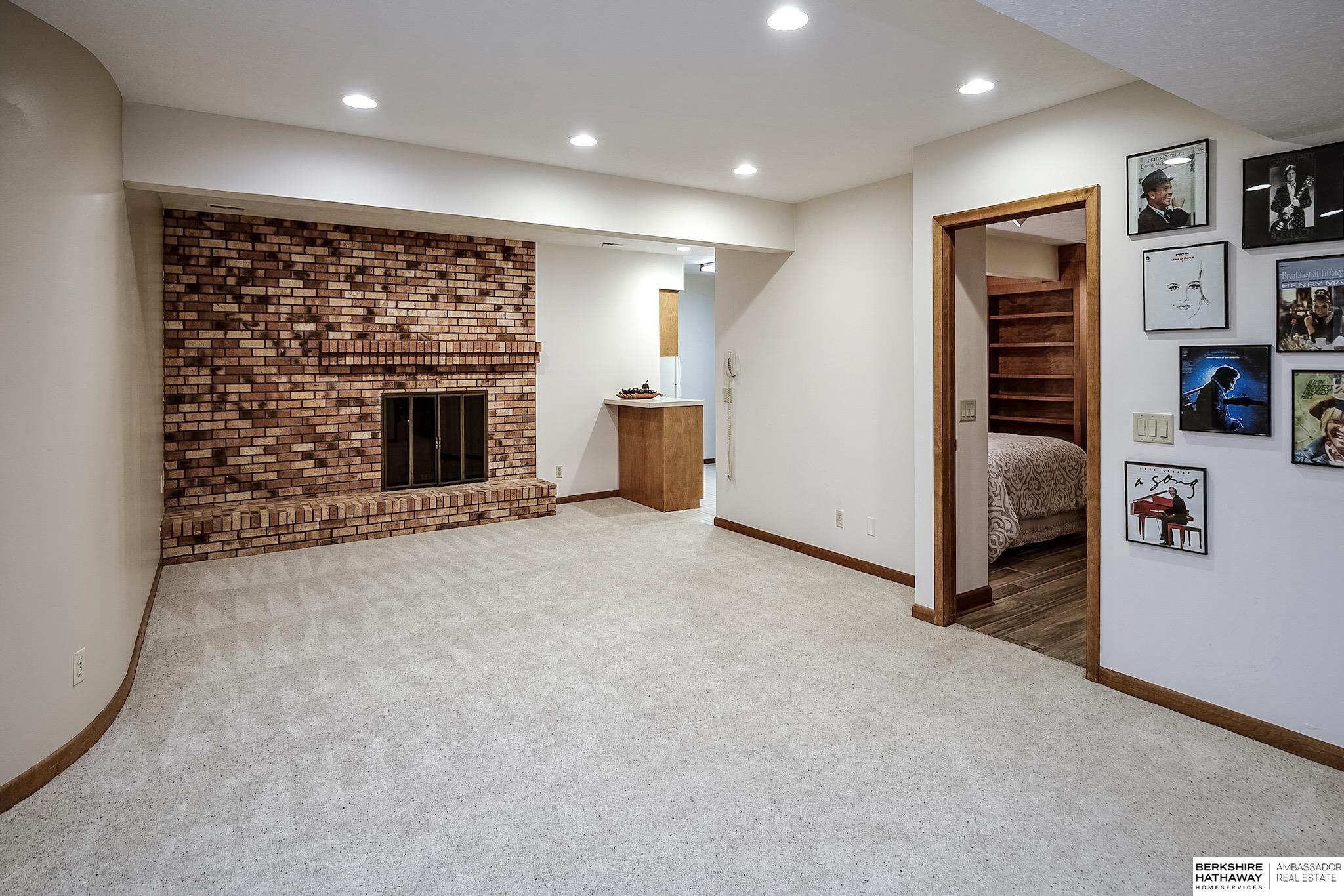 1108 S 113th Plaza
