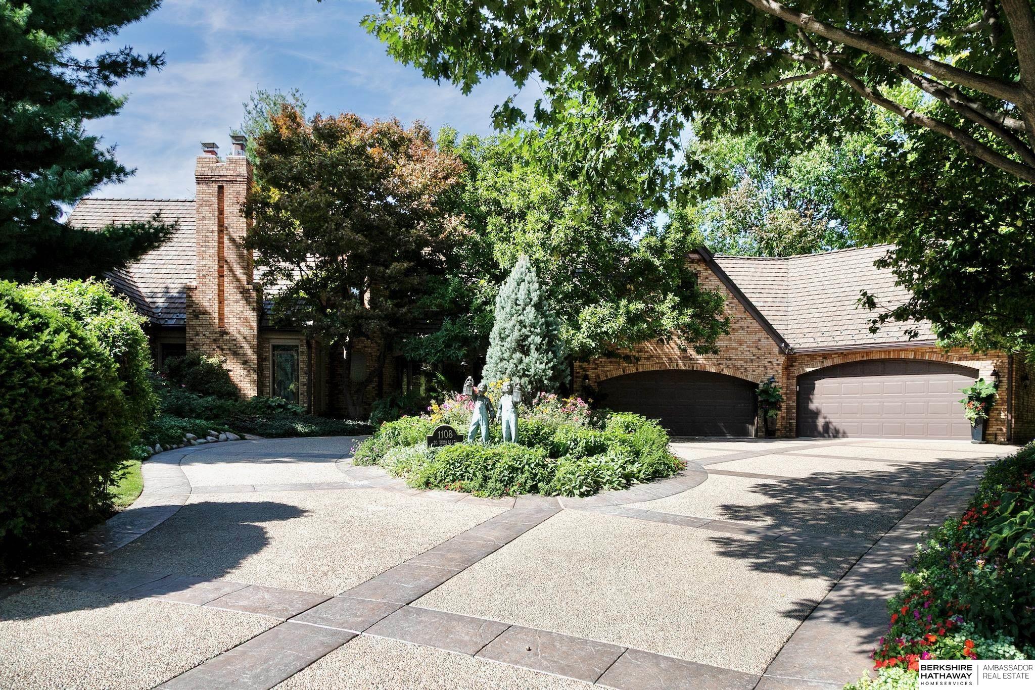 1108 S 113th Plaza
