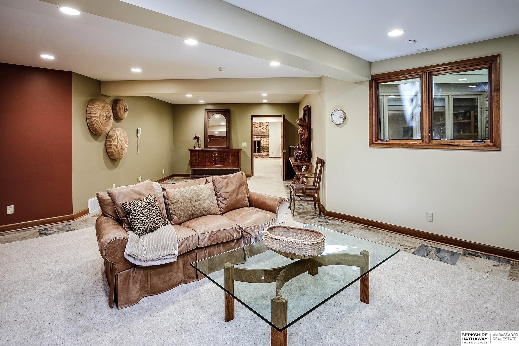 1108 S 113th Plaza