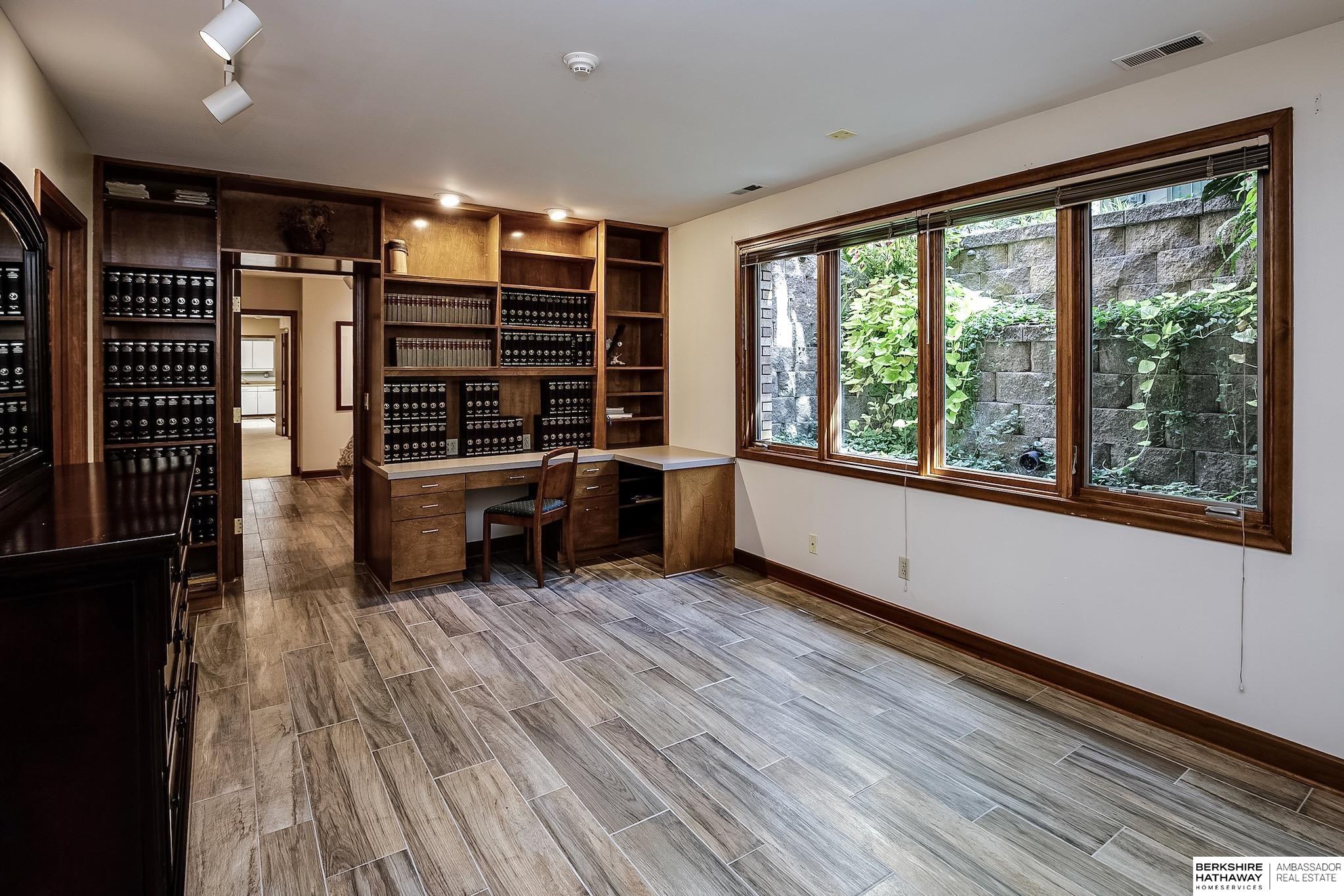 1108 S 113th Plaza