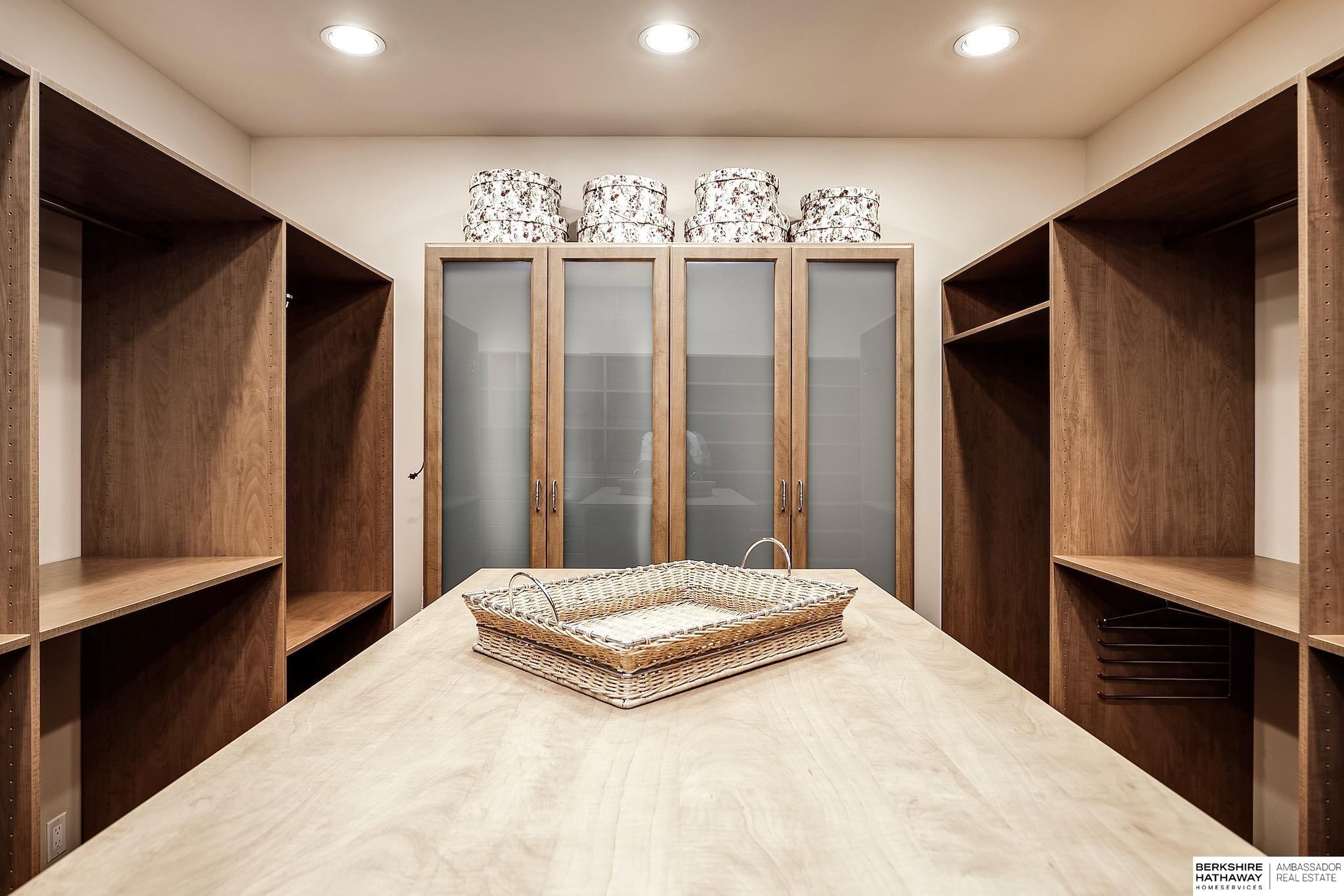 1108 S 113th Plaza
