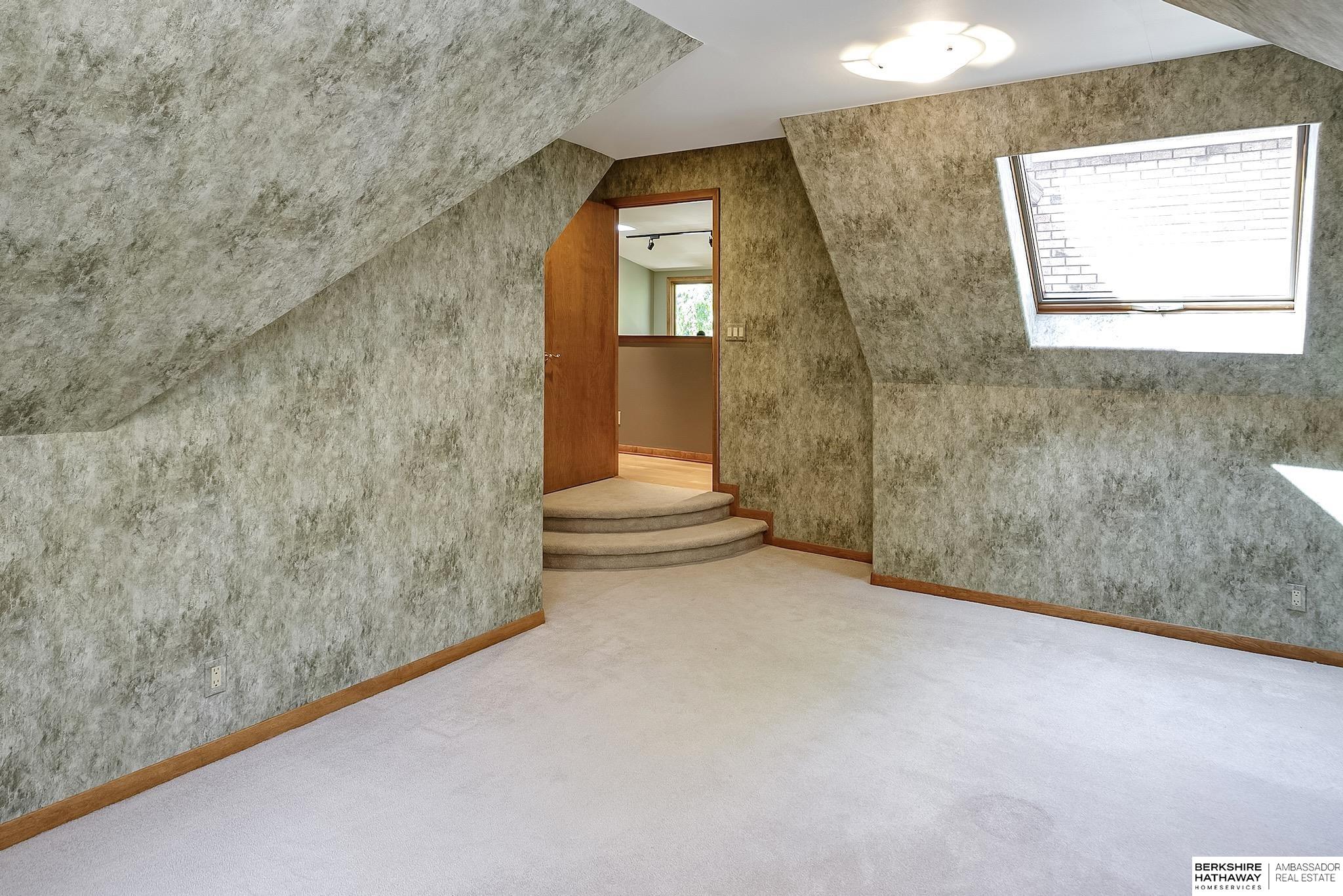 1108 S 113th Plaza