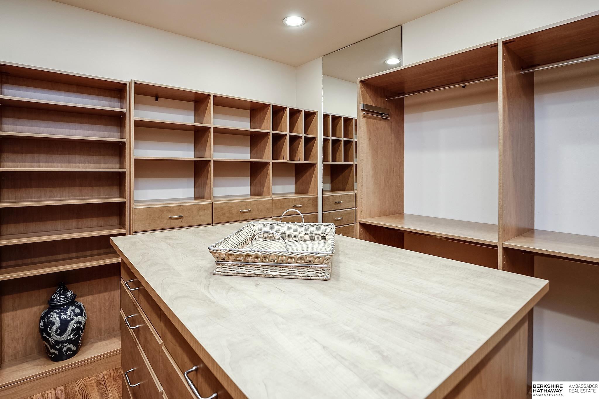 1108 S 113th Plaza
