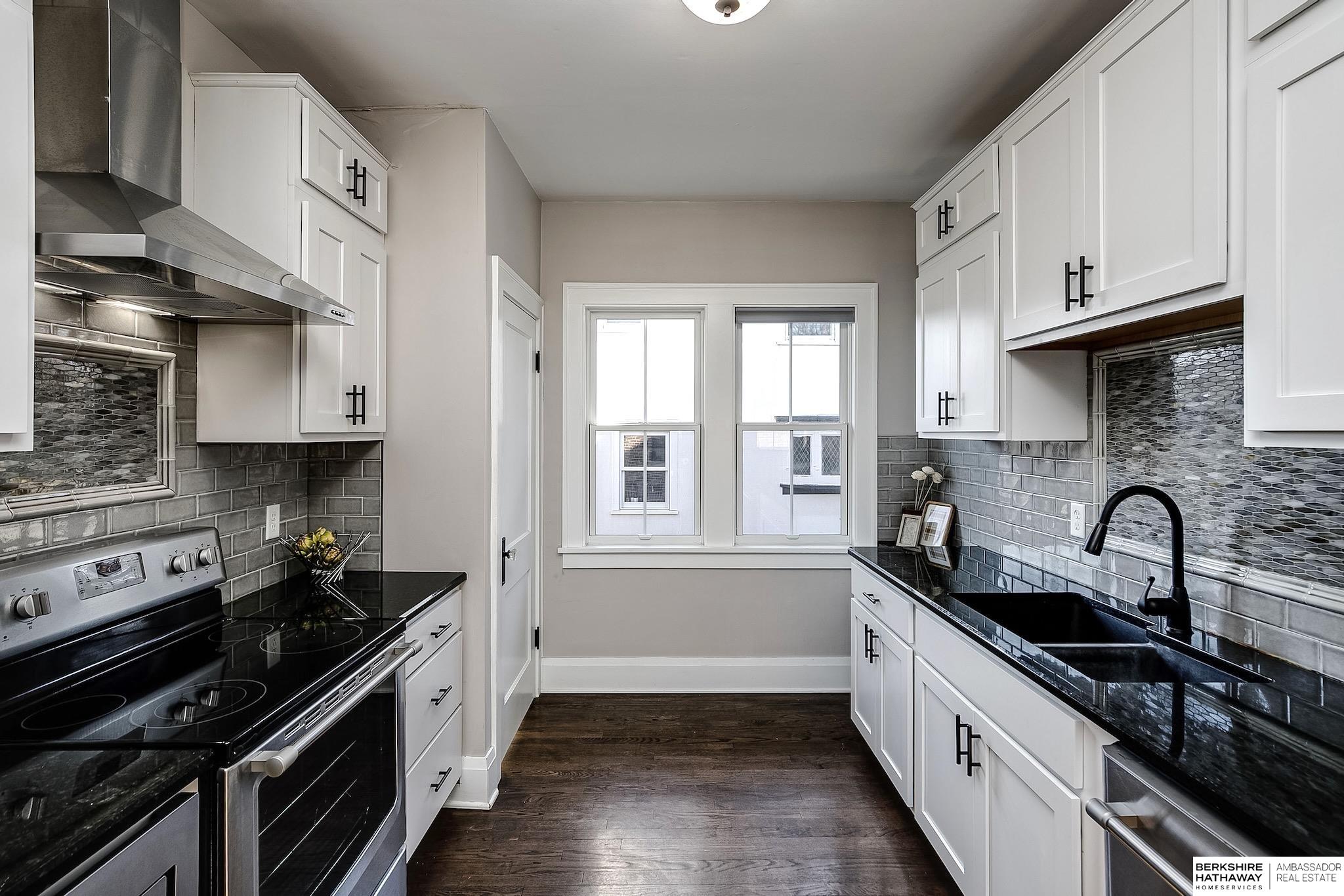 311 N 36th Avenue