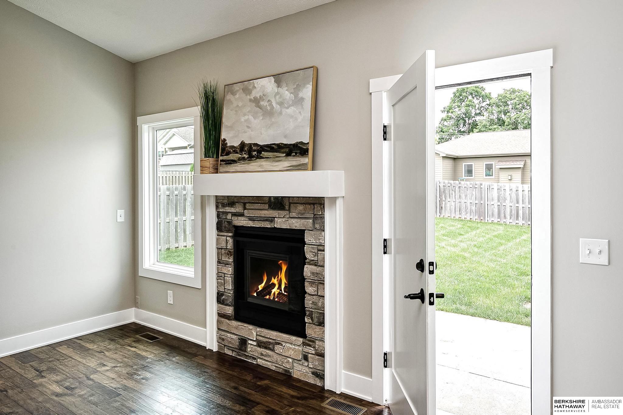 2712 Viking Circle
