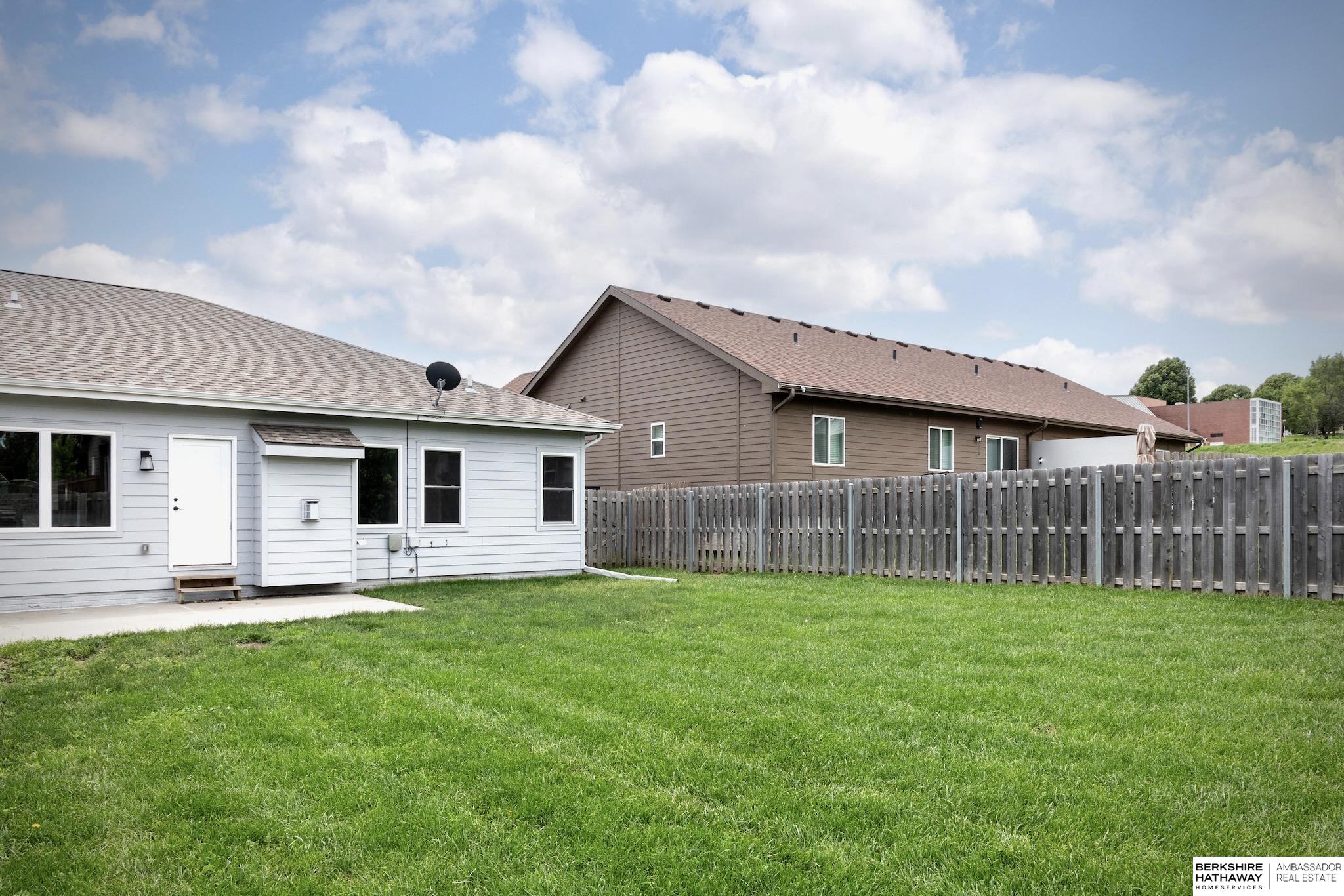 2712 Viking Circle