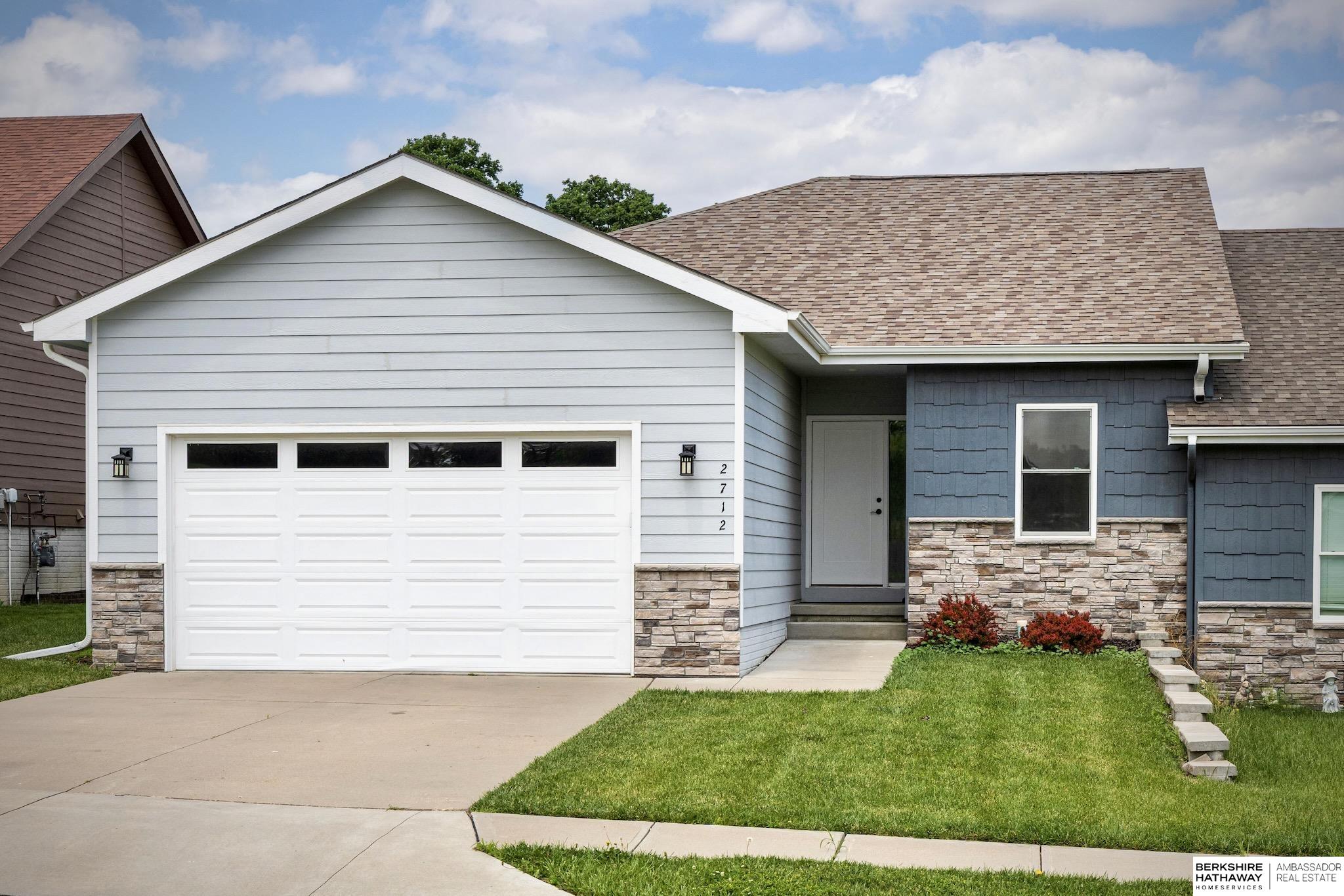 2712 Viking Circle