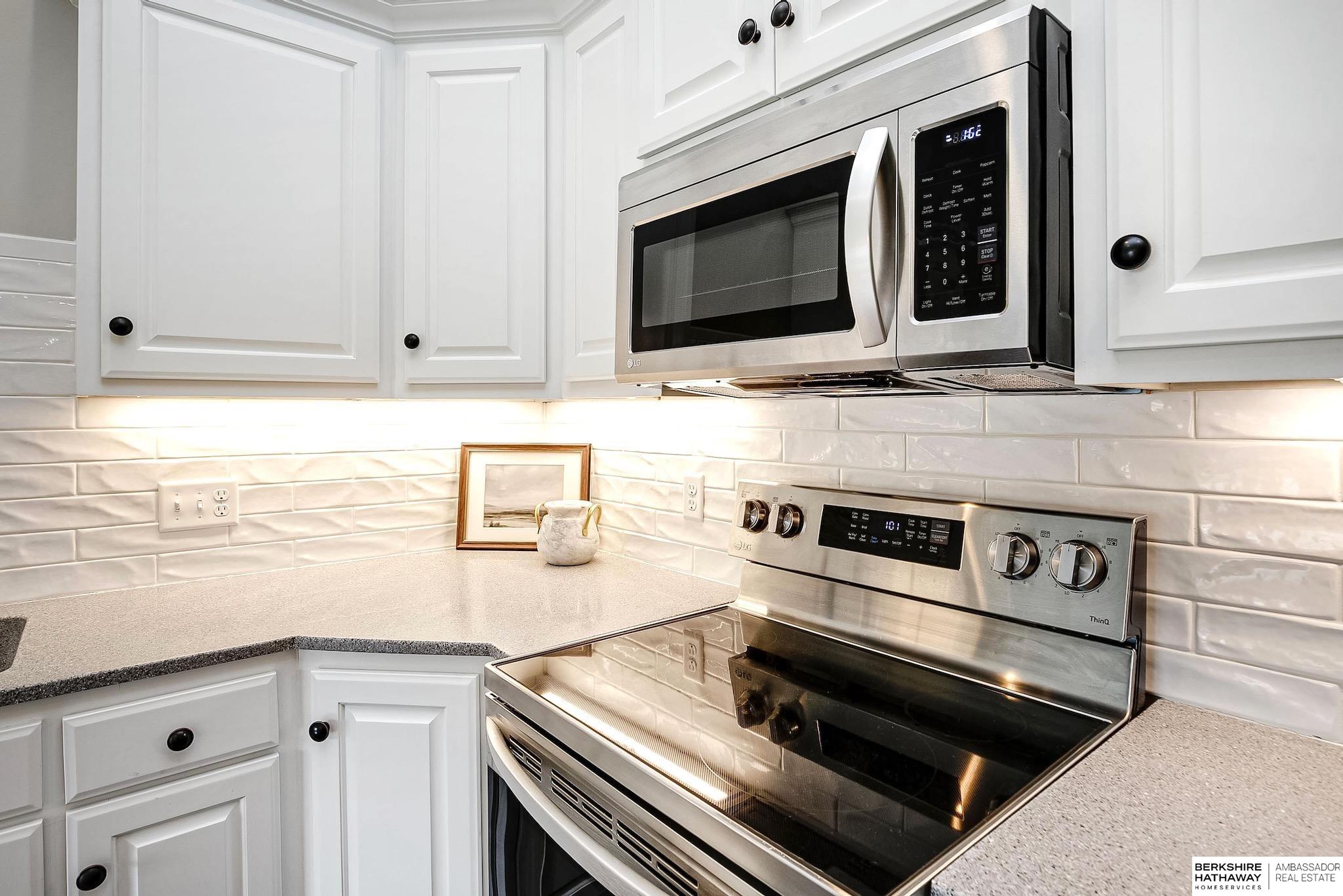 2712 Viking Circle