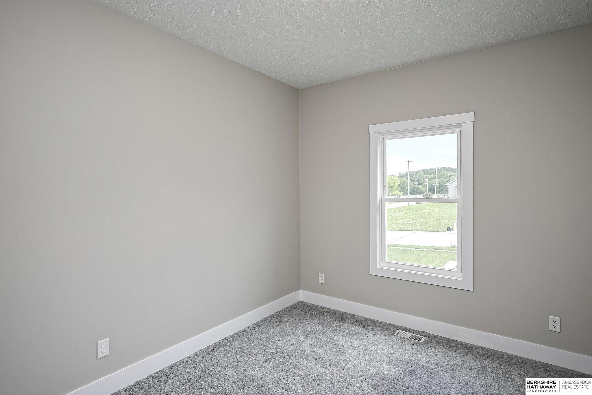 2712 Viking Circle