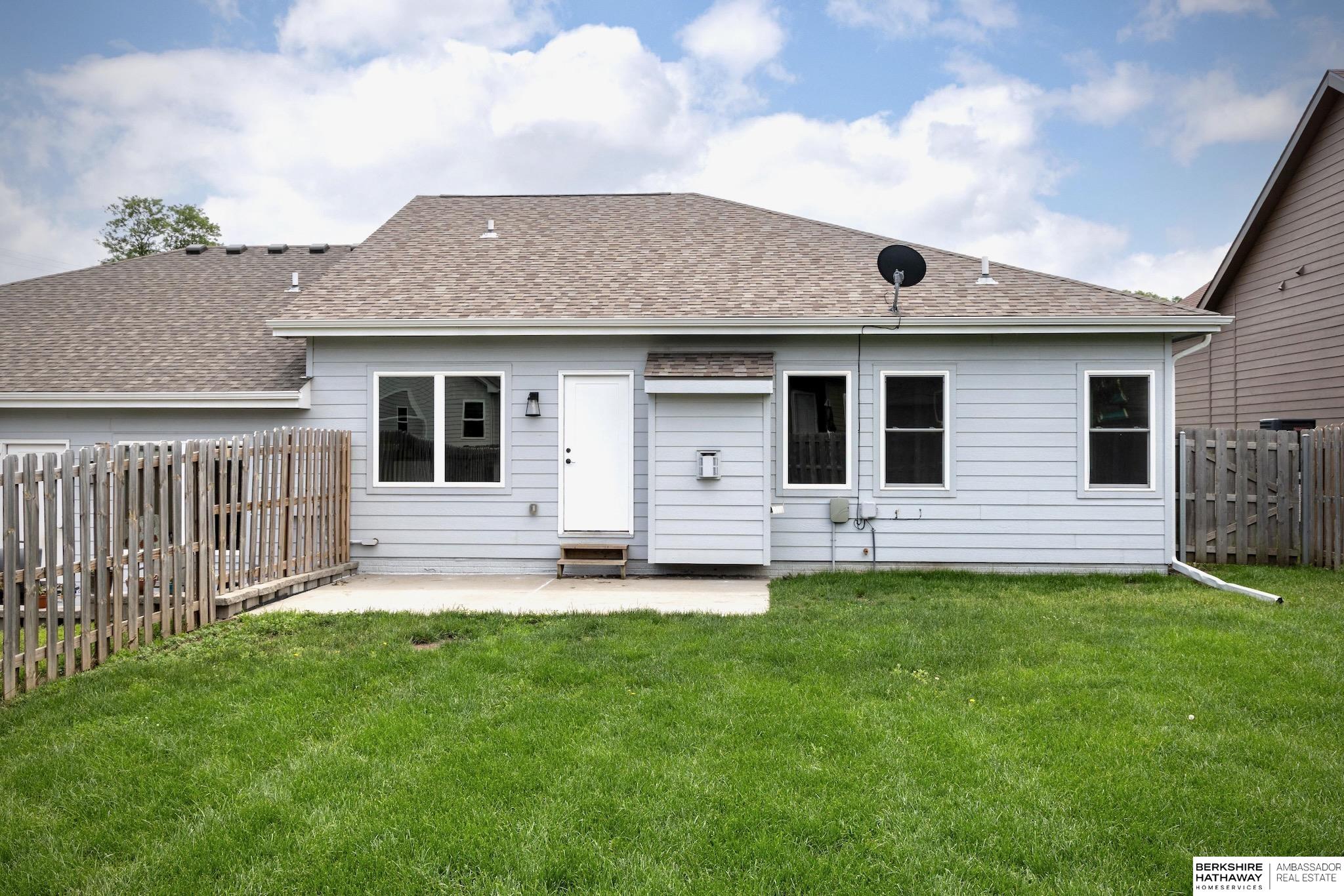 2712 Viking Circle