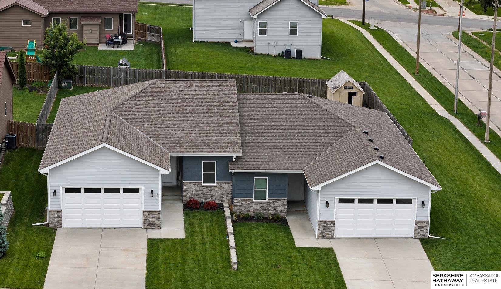 2708-2712 Viking Circle