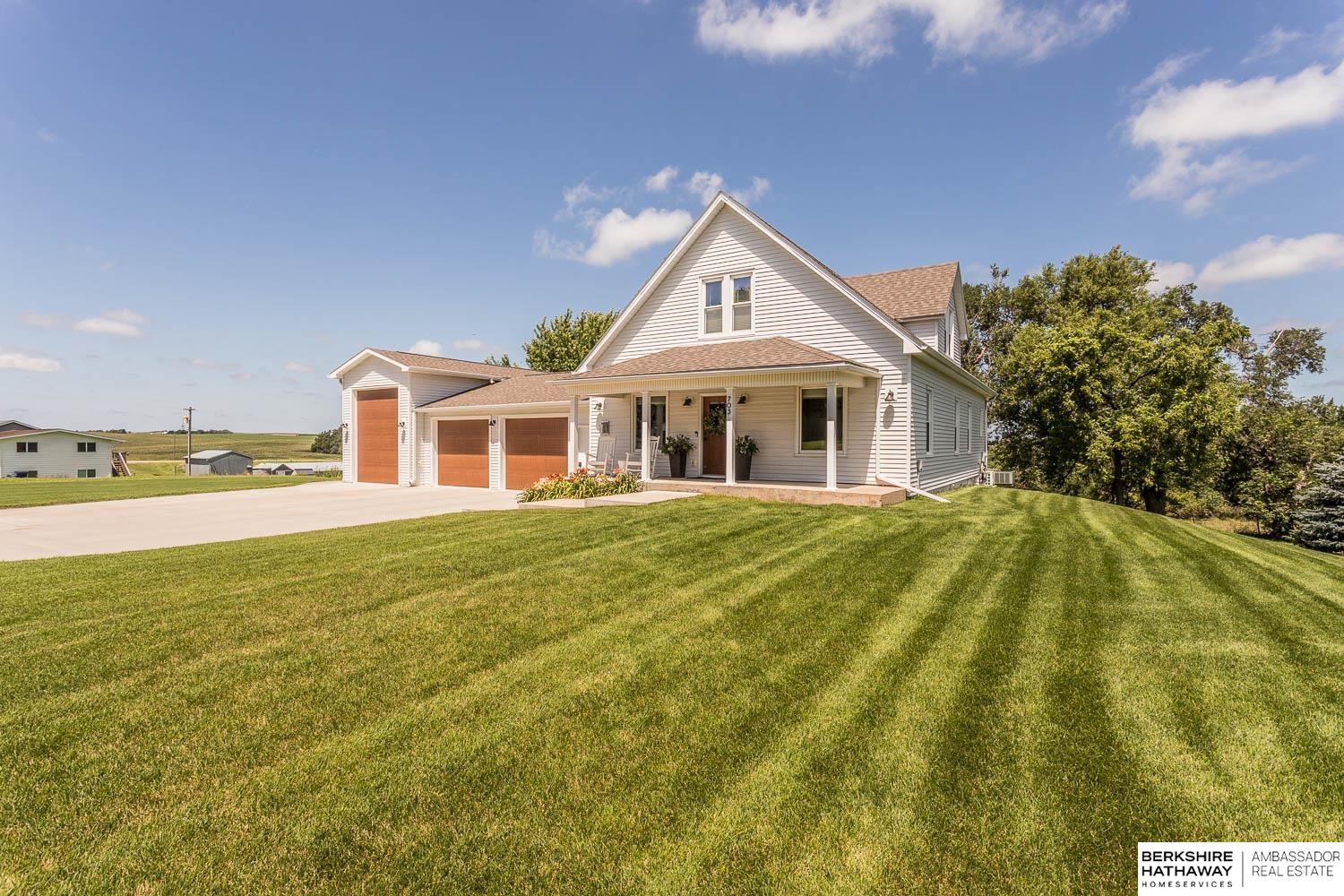 703 W Iowa Street