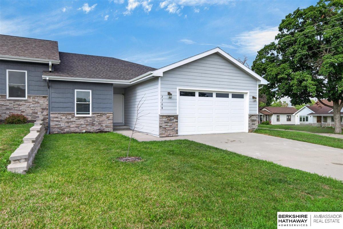 2708 Viking Circle