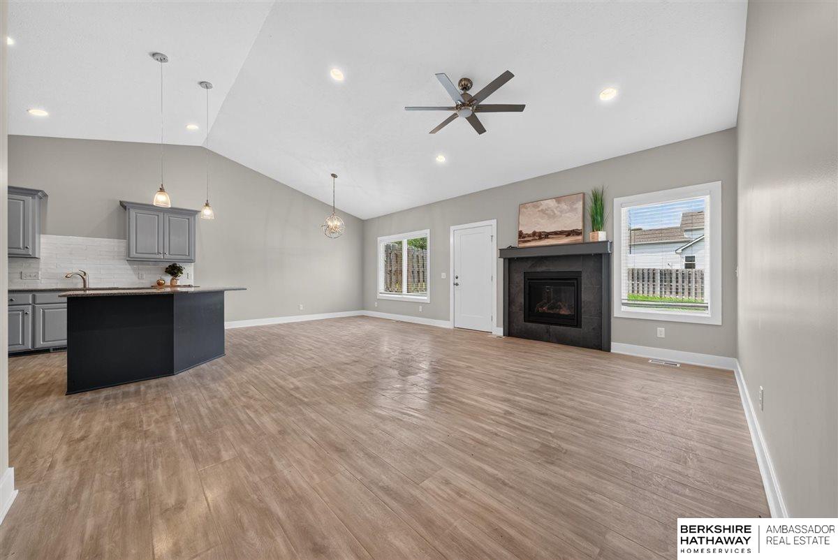 2708 Viking Circle