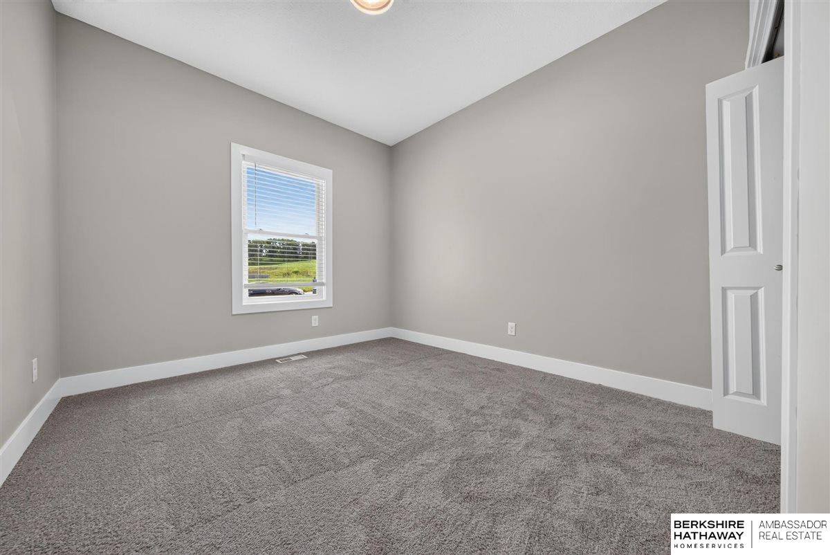 2708 Viking Circle