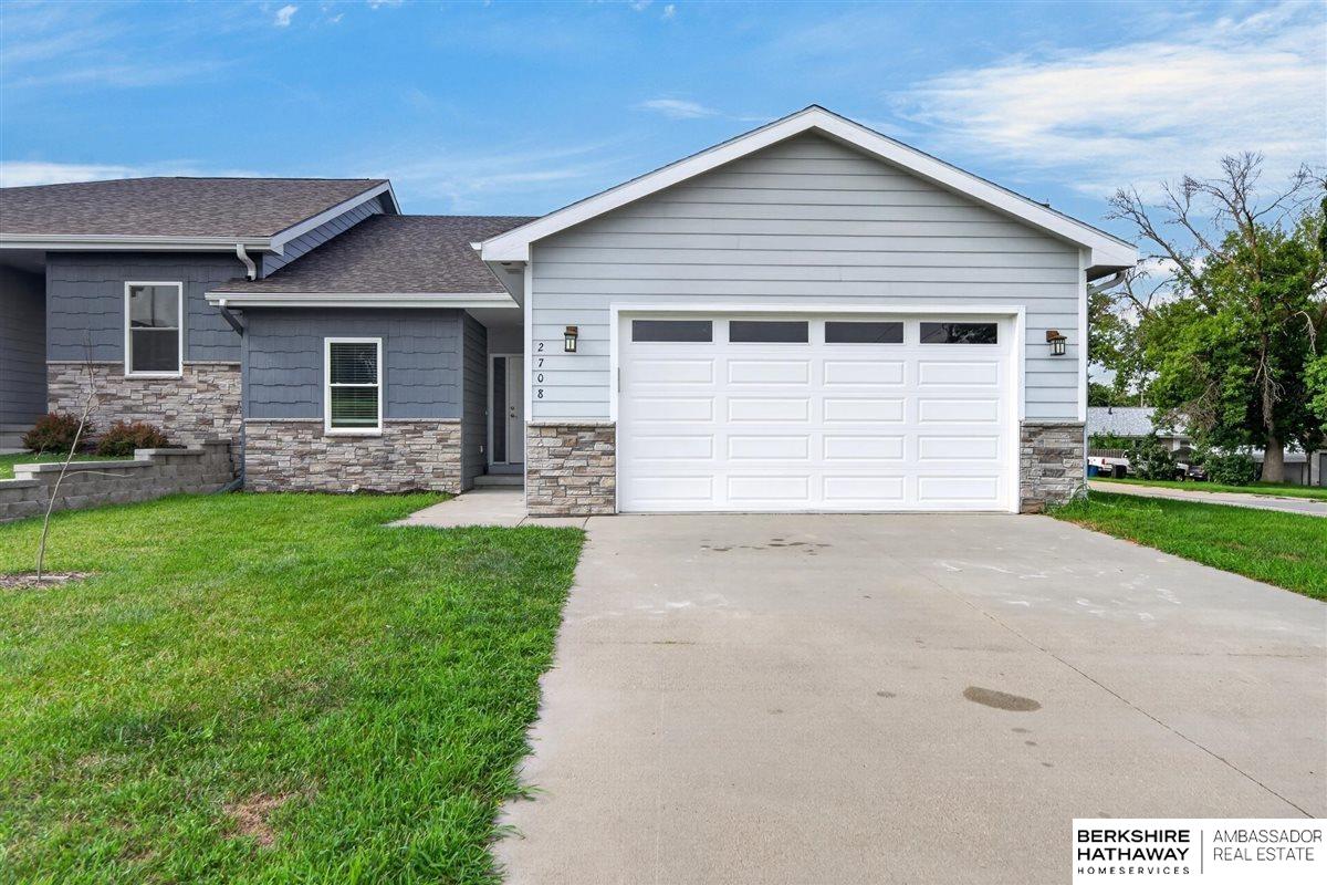 2708 Viking Circle