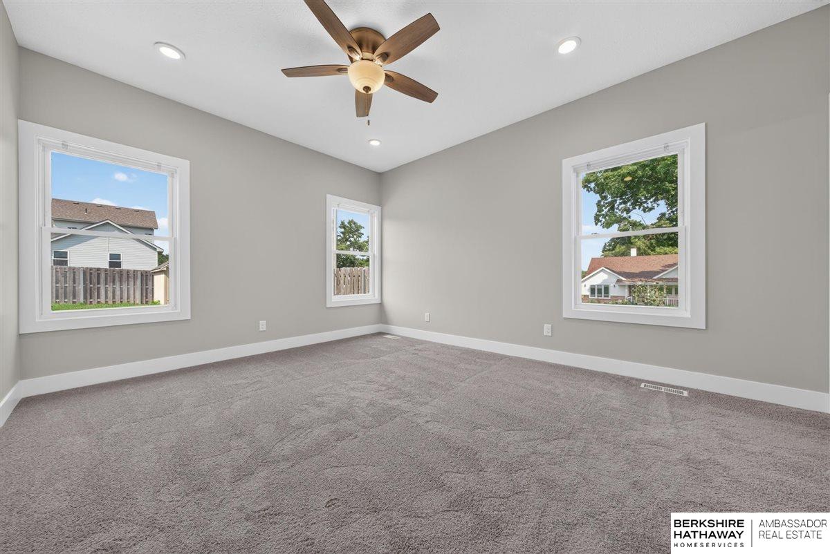2708 Viking Circle