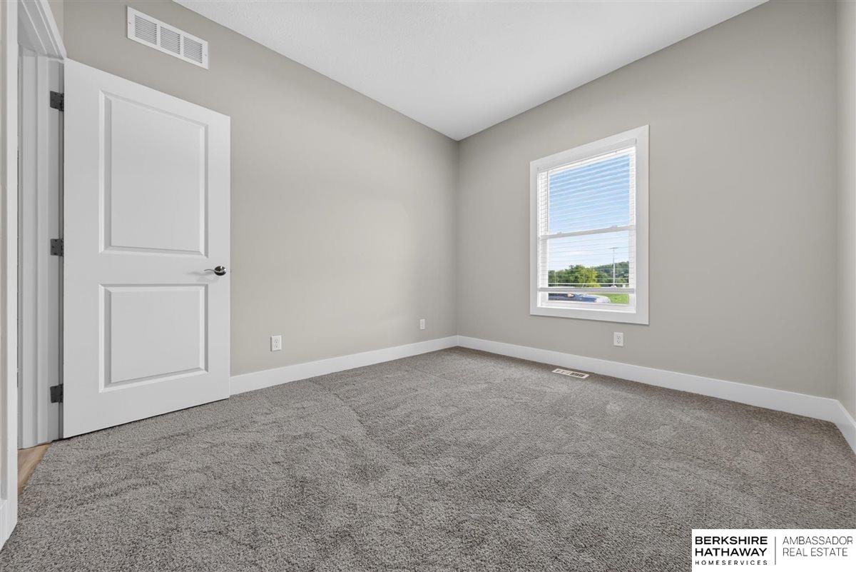 2708 Viking Circle