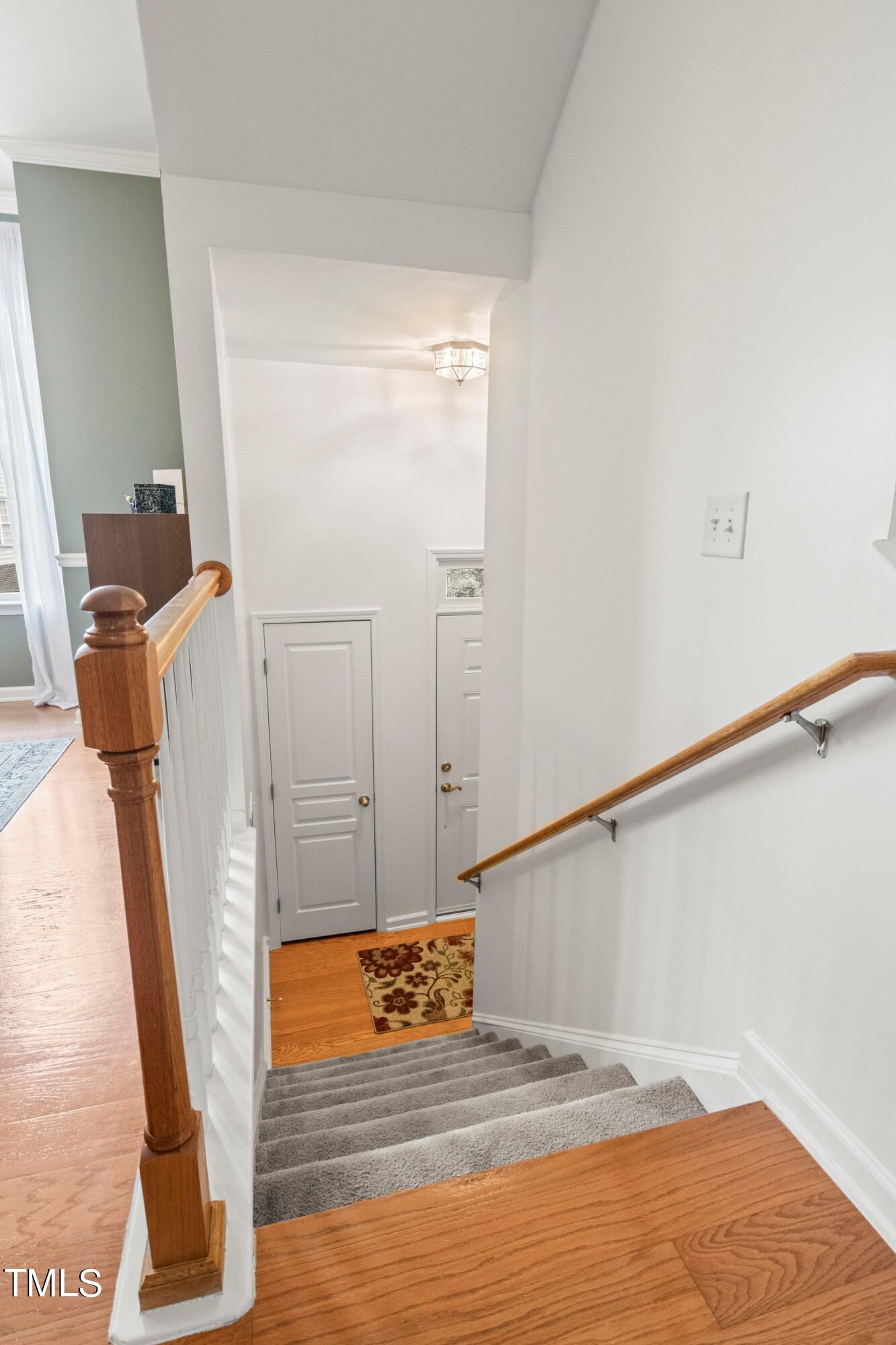 5476 Crescentview Parkway