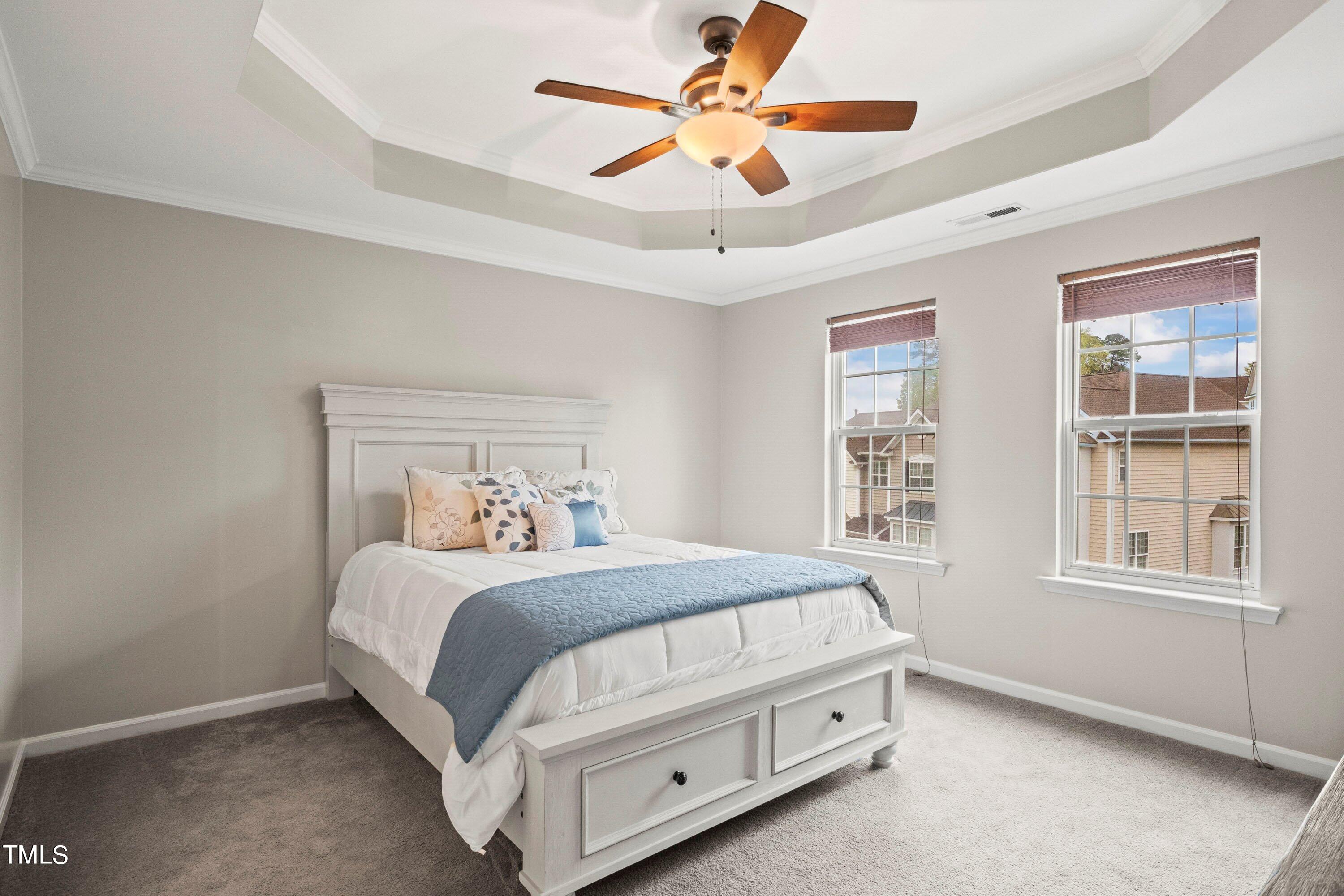 5476 Crescentview Parkway