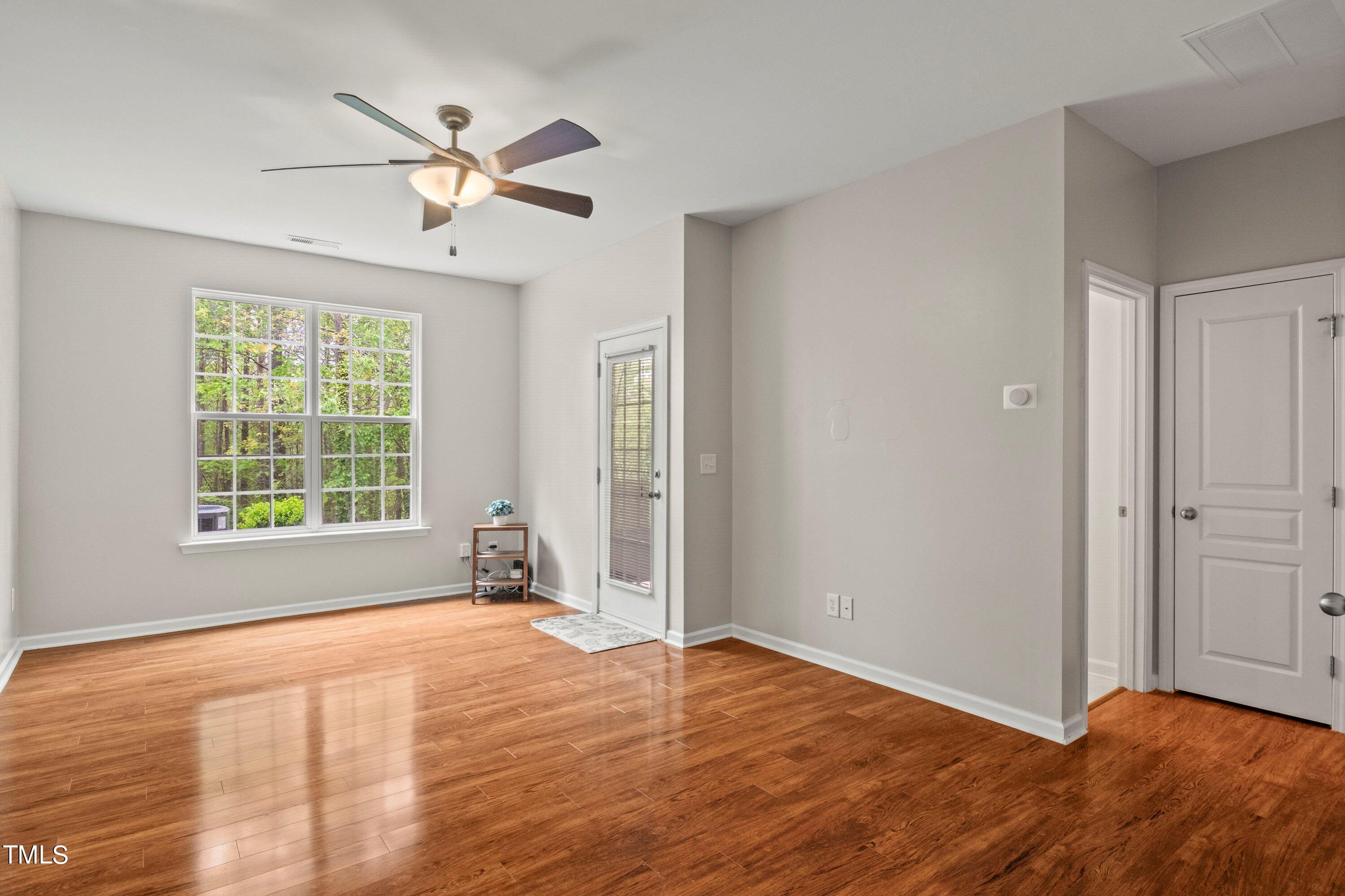 5476 Crescentview Parkway