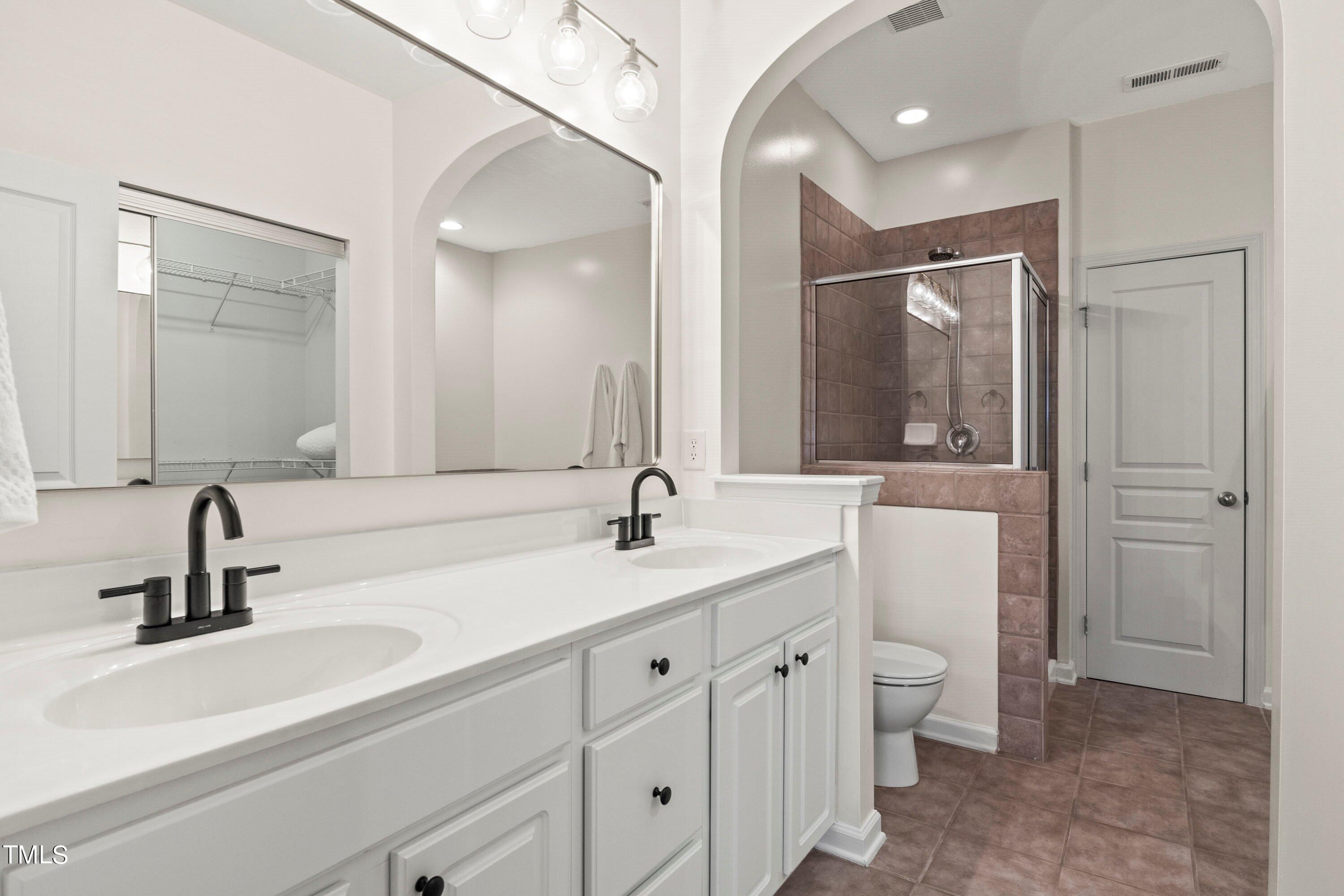 5476 Crescentview Parkway