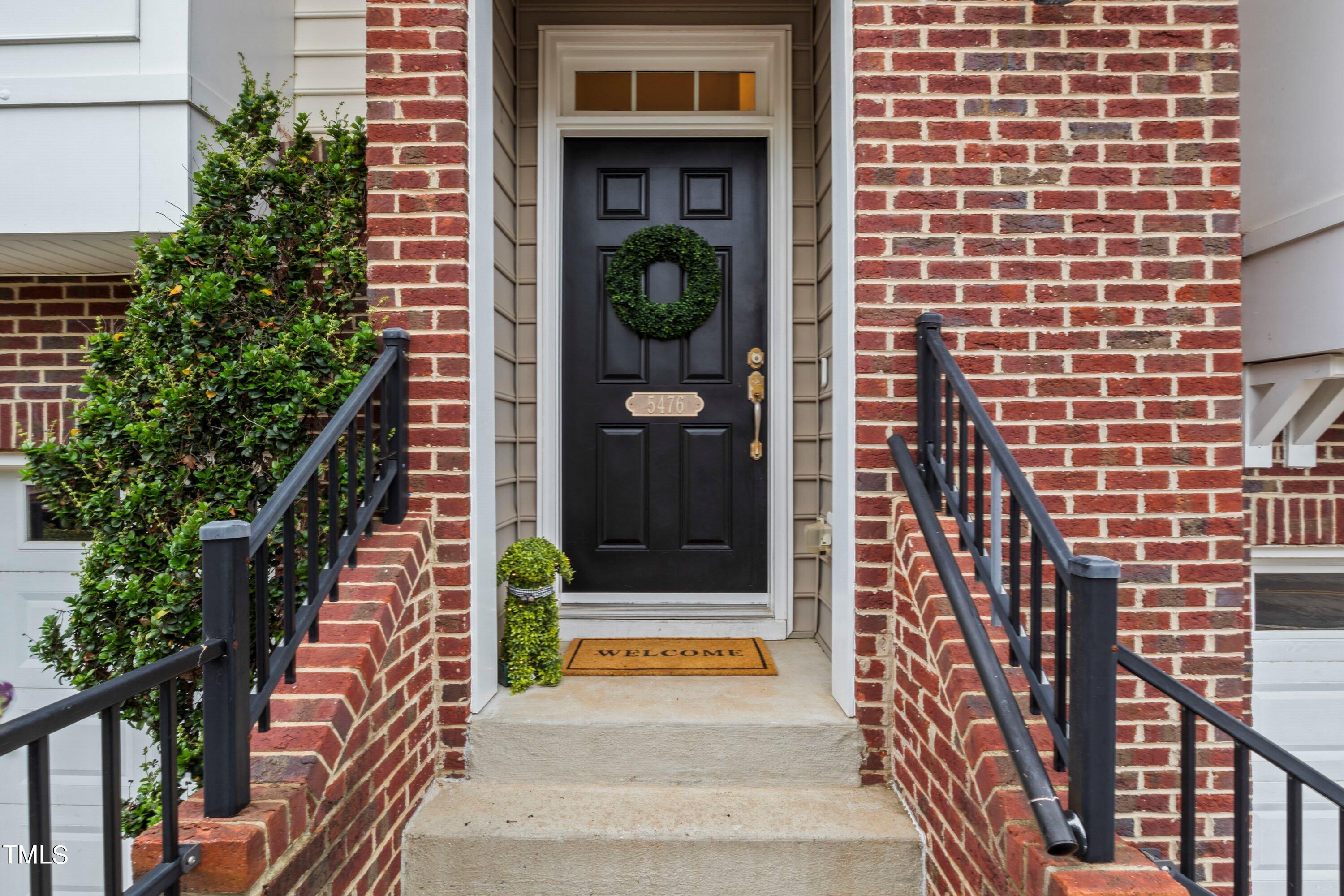 5476 Crescentview Parkway